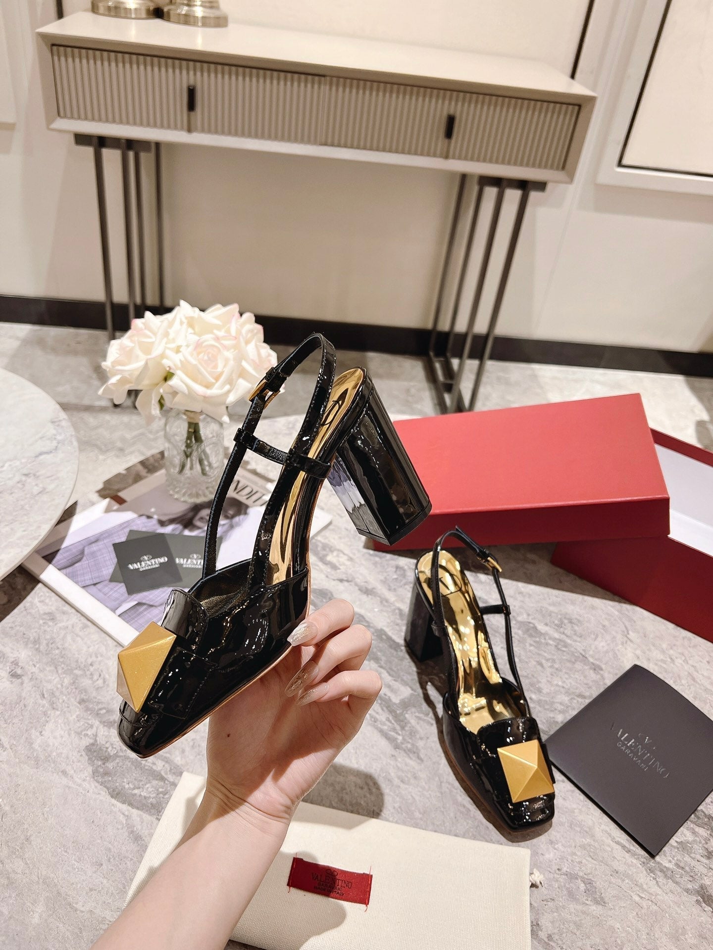 ONE STUD BLACK PATENT LEATHER LACE-UP HIGH HEELS 85 MM - 34