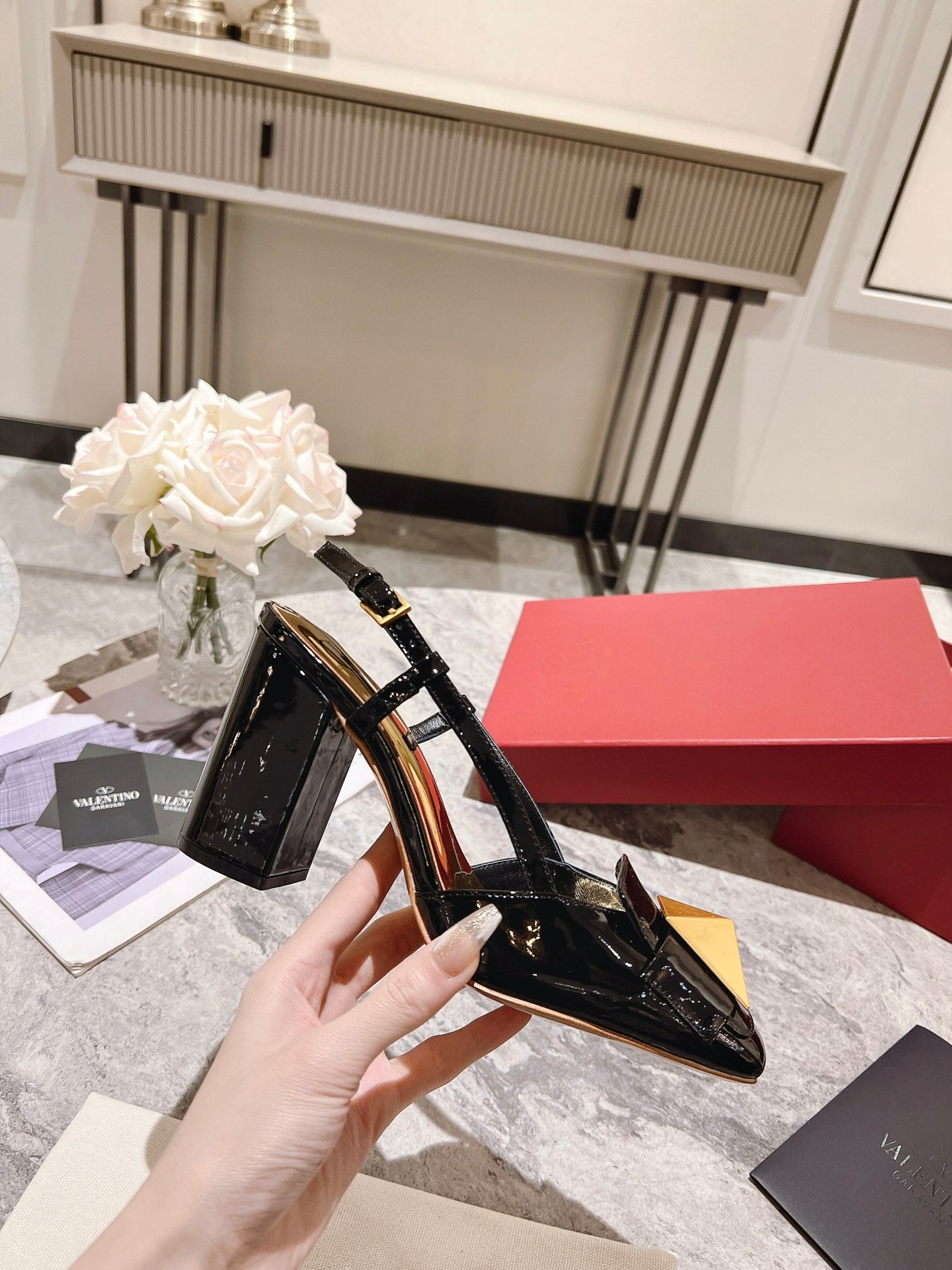 ONE STUD BLACK PATENT LEATHER LACE-UP HIGH HEELS 85 MM - 34