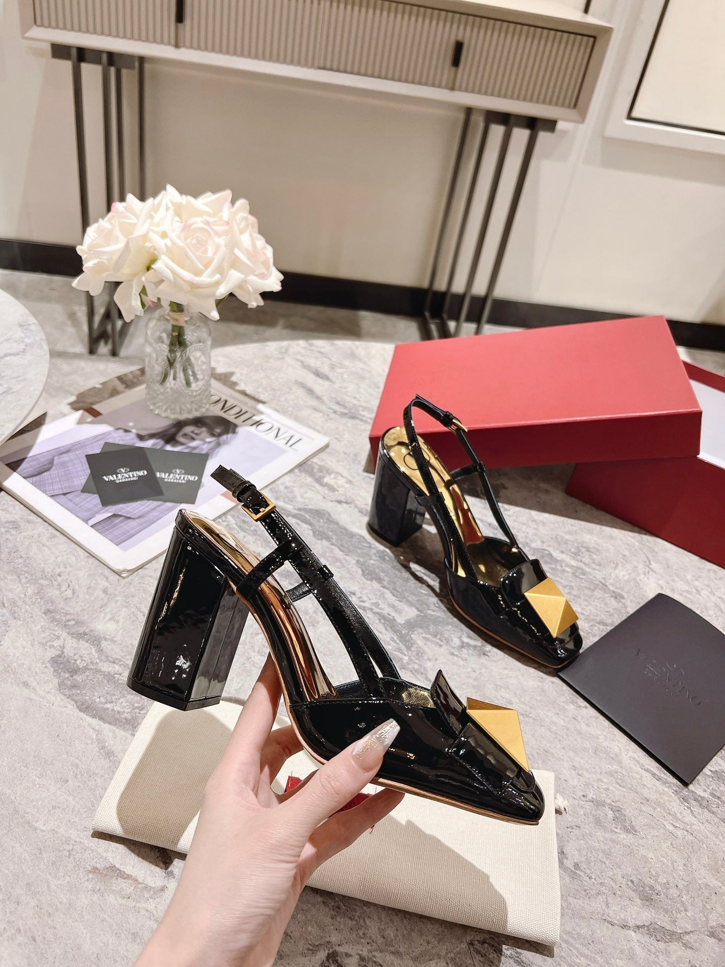 ONE STUD BLACK PATENT LEATHER LACE-UP HIGH HEELS 85 MM - 34