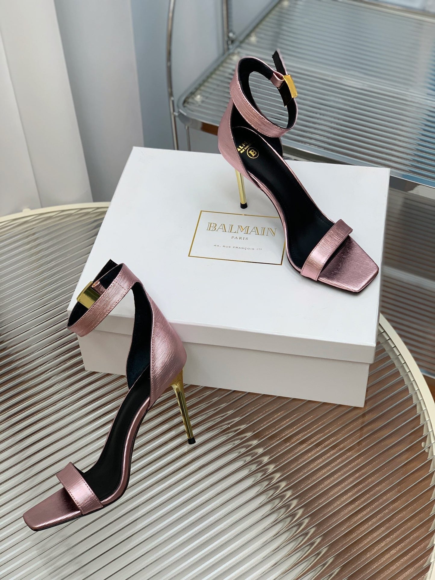 BALMAIN 25S METAL BUCKLE HIGH HEELS 95MM IN IRIDESCENT PURPLE CALFSKIN - 35