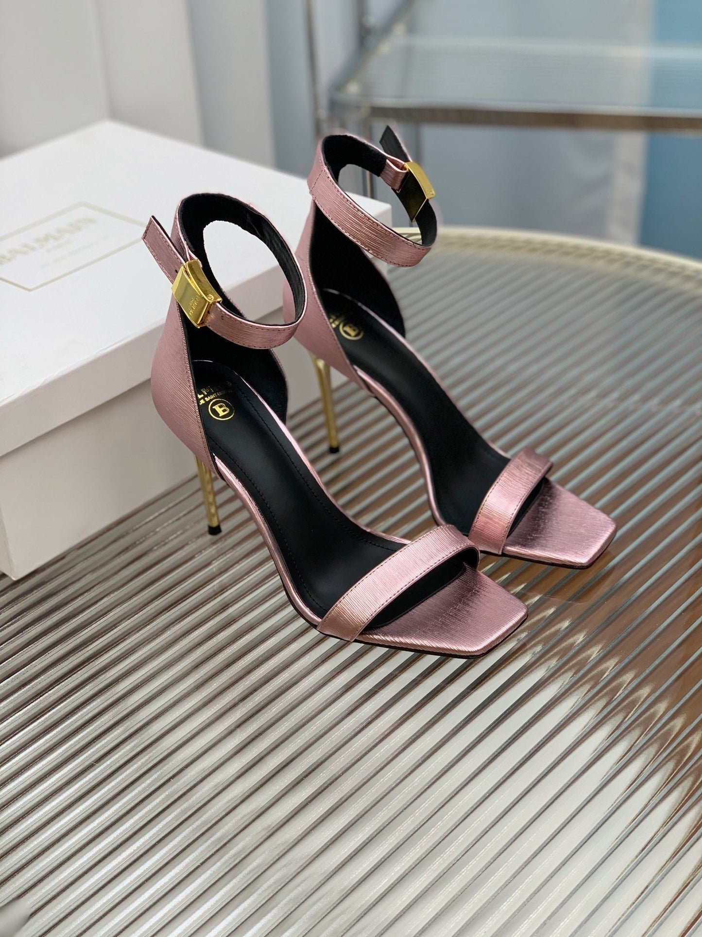 BALMAIN 25S METAL BUCKLE HIGH HEELS 95MM IN IRIDESCENT PURPLE CALFSKIN - 35
