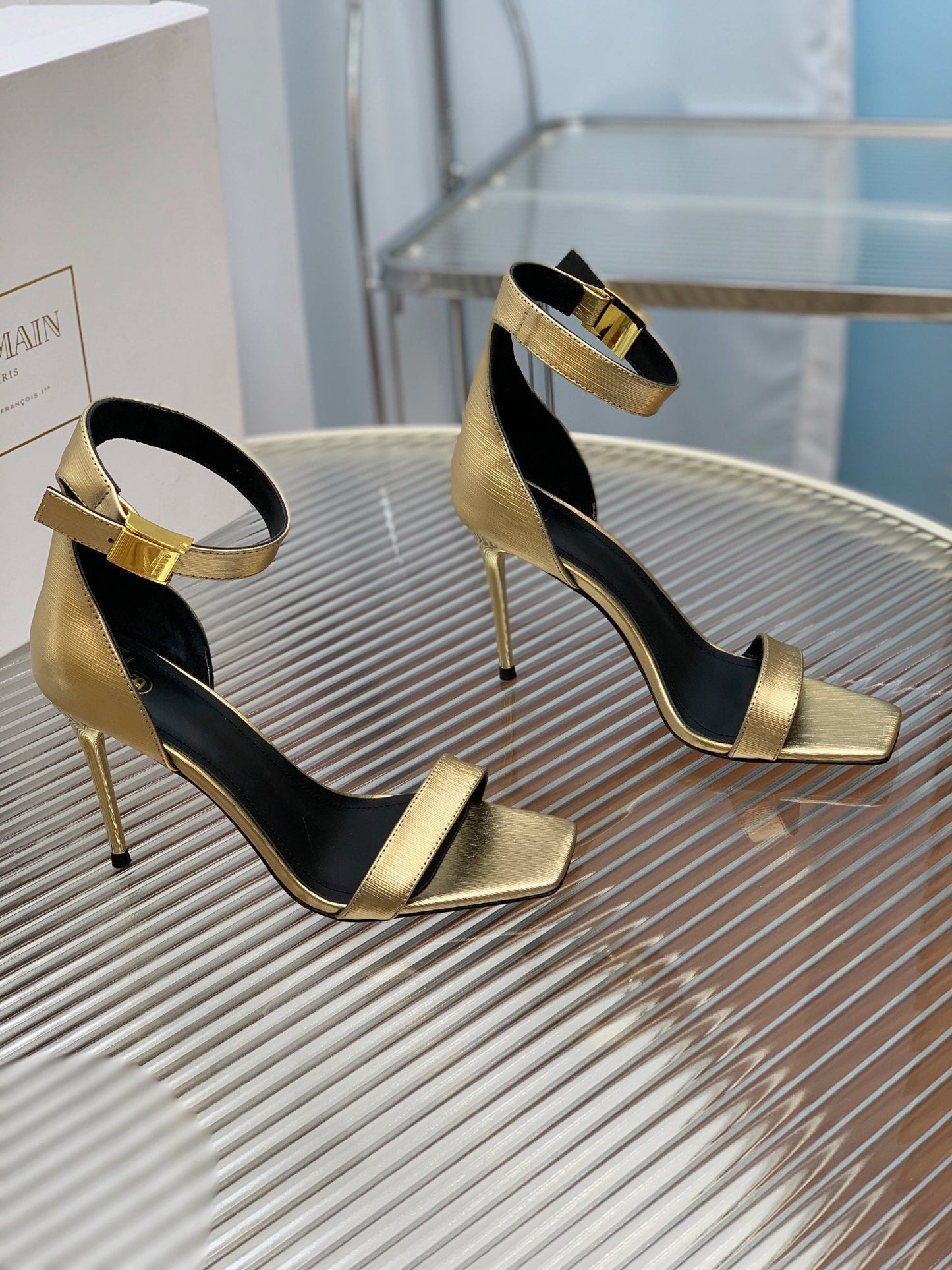 BALMAIN 25S METAL BUCKLE HIGH HEELS 95MM IN GOLD CALFSKIN - 35