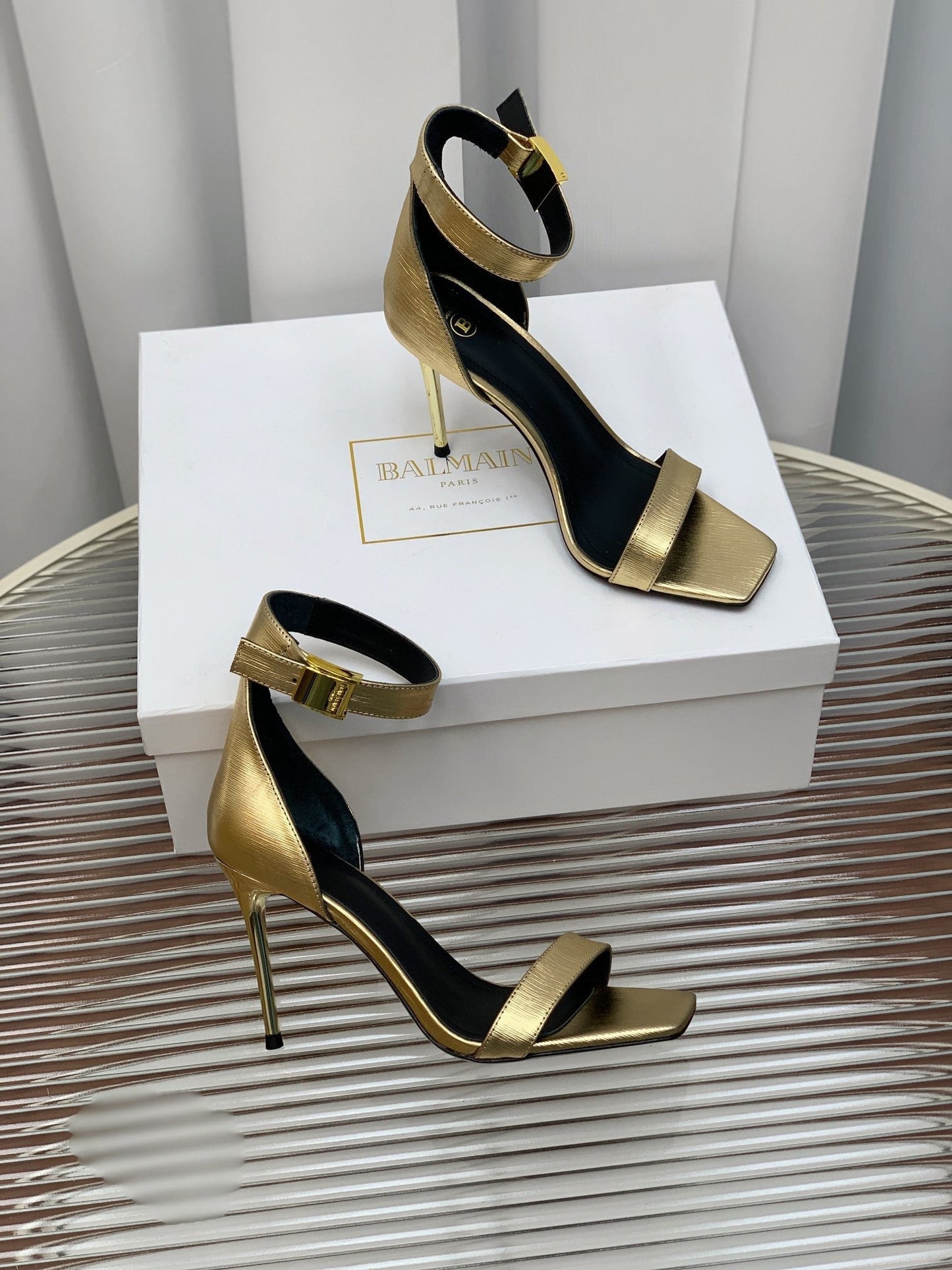 BALMAIN 25S METAL BUCKLE HIGH HEELS 95MM IN GOLD CALFSKIN - 35