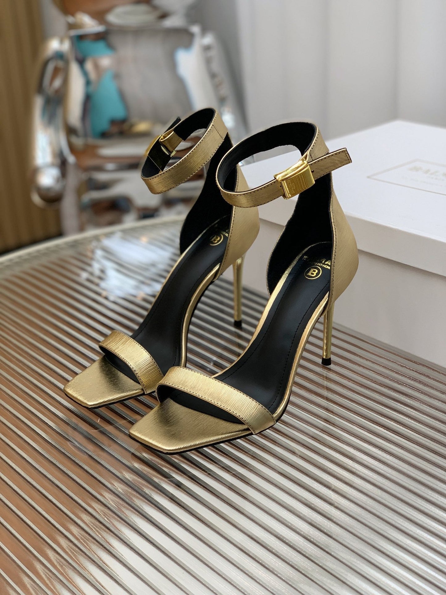 BALMAIN 25S METAL BUCKLE HIGH HEELS 95MM IN GOLD CALFSKIN - 35