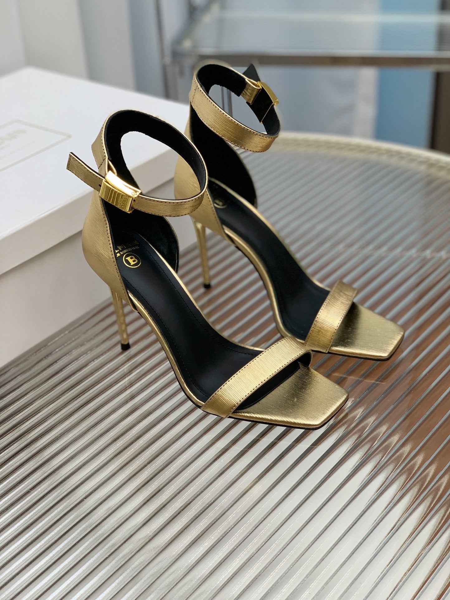 BALMAIN 25S METAL BUCKLE HIGH HEELS 95MM IN GOLD CALFSKIN - 35