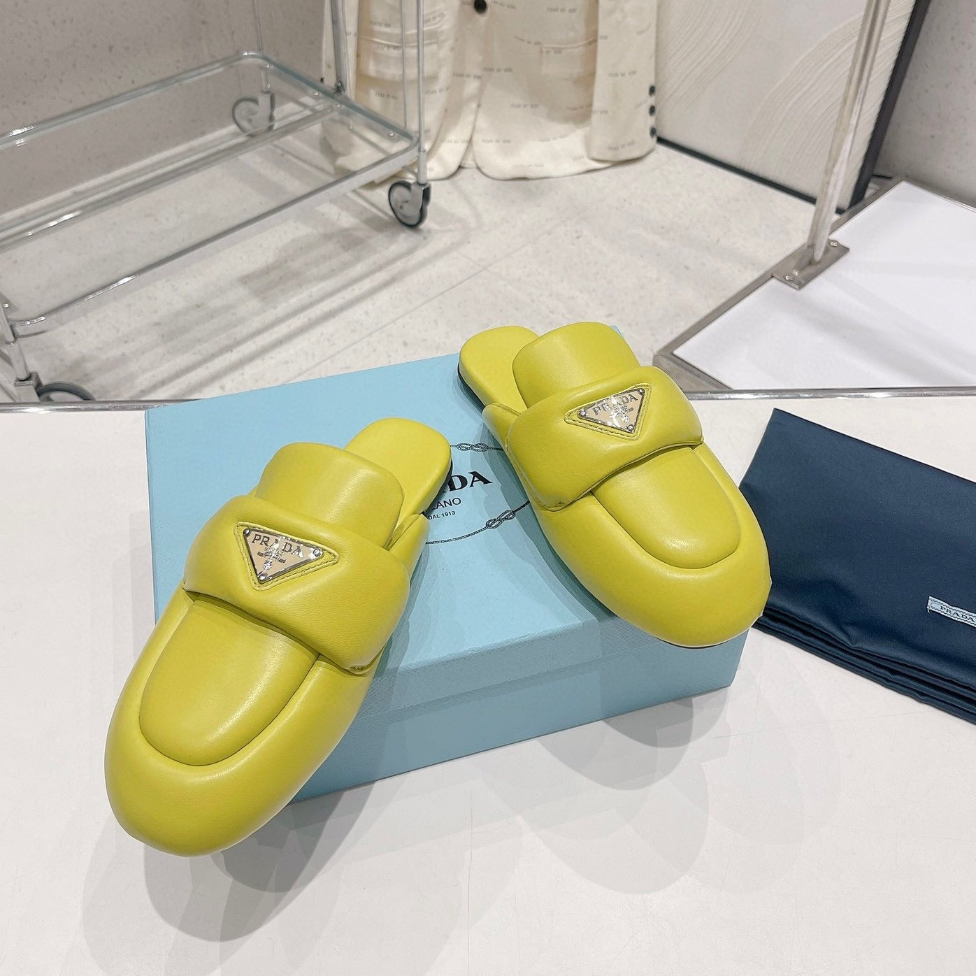 PRA SOFT PADDED NAPPA SHEARLING MULES LIME LAMBSKIN - 35