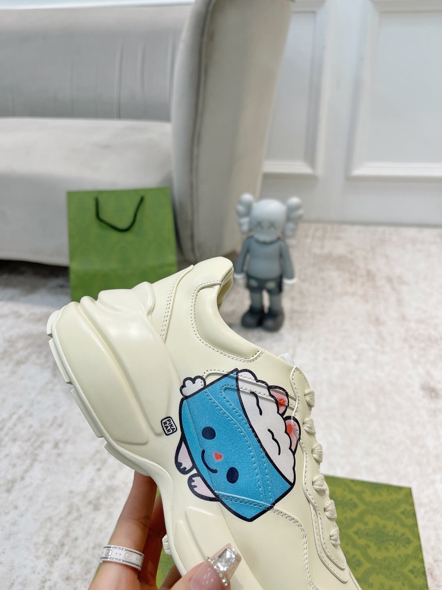 GG RHYTON TRAINER WHITE LAMBSKIN WITH CAT ICON - 35