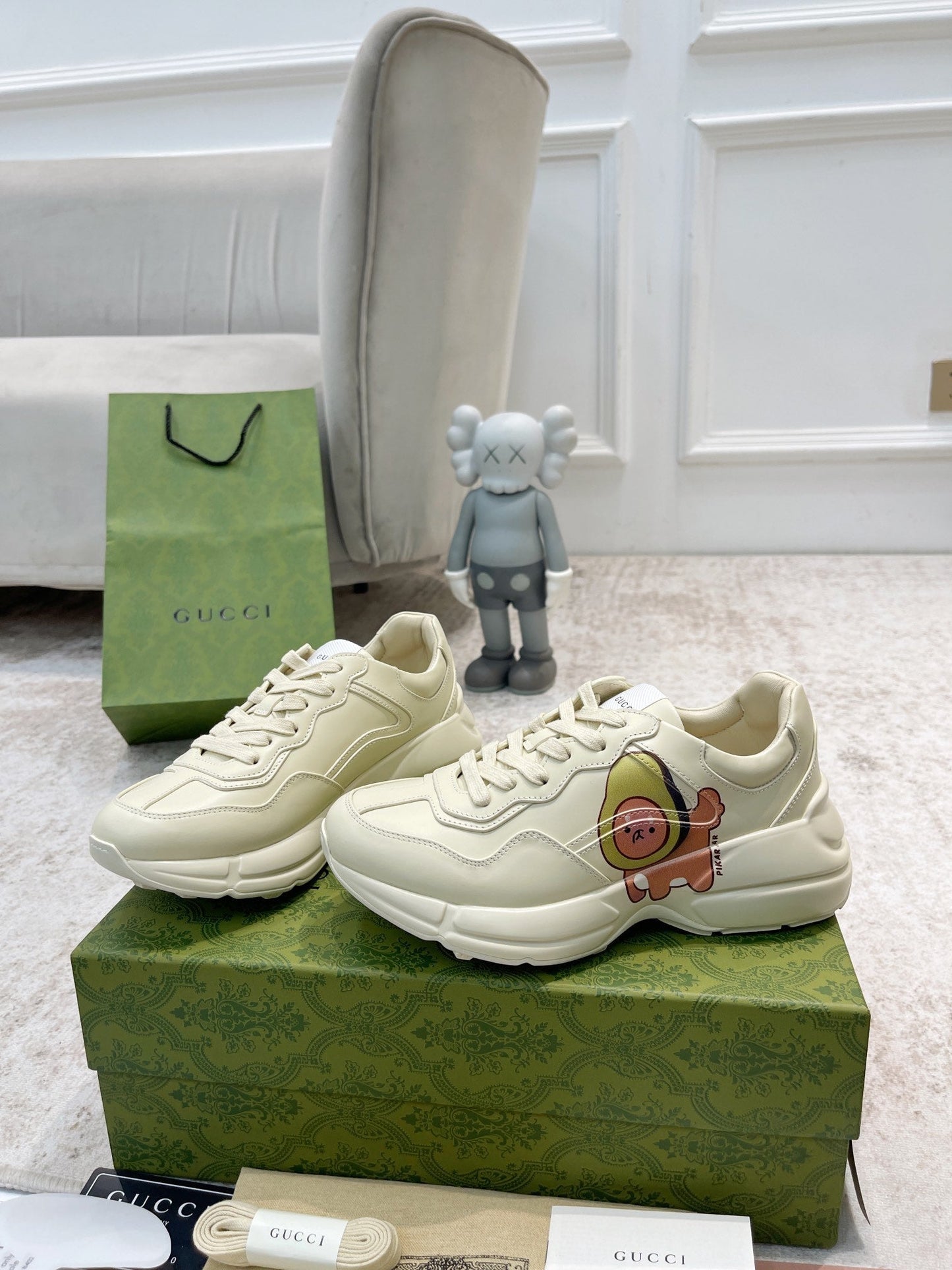 GG RHYTON TRAINER WHITE LAMBSKIN WITH AVOCADO MOTIF - 35