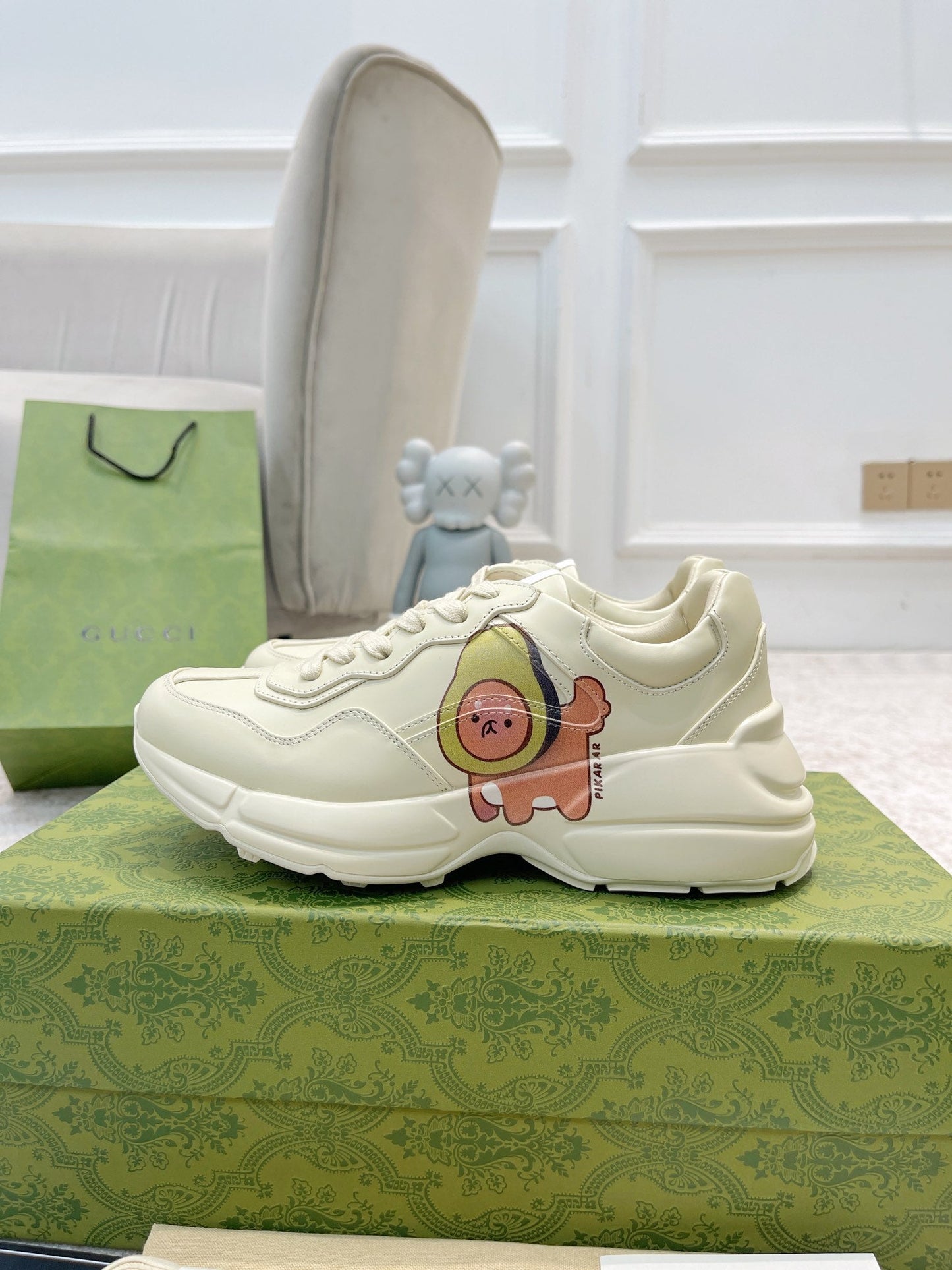 GG RHYTON TRAINER WHITE LAMBSKIN WITH AVOCADO MOTIF - 35