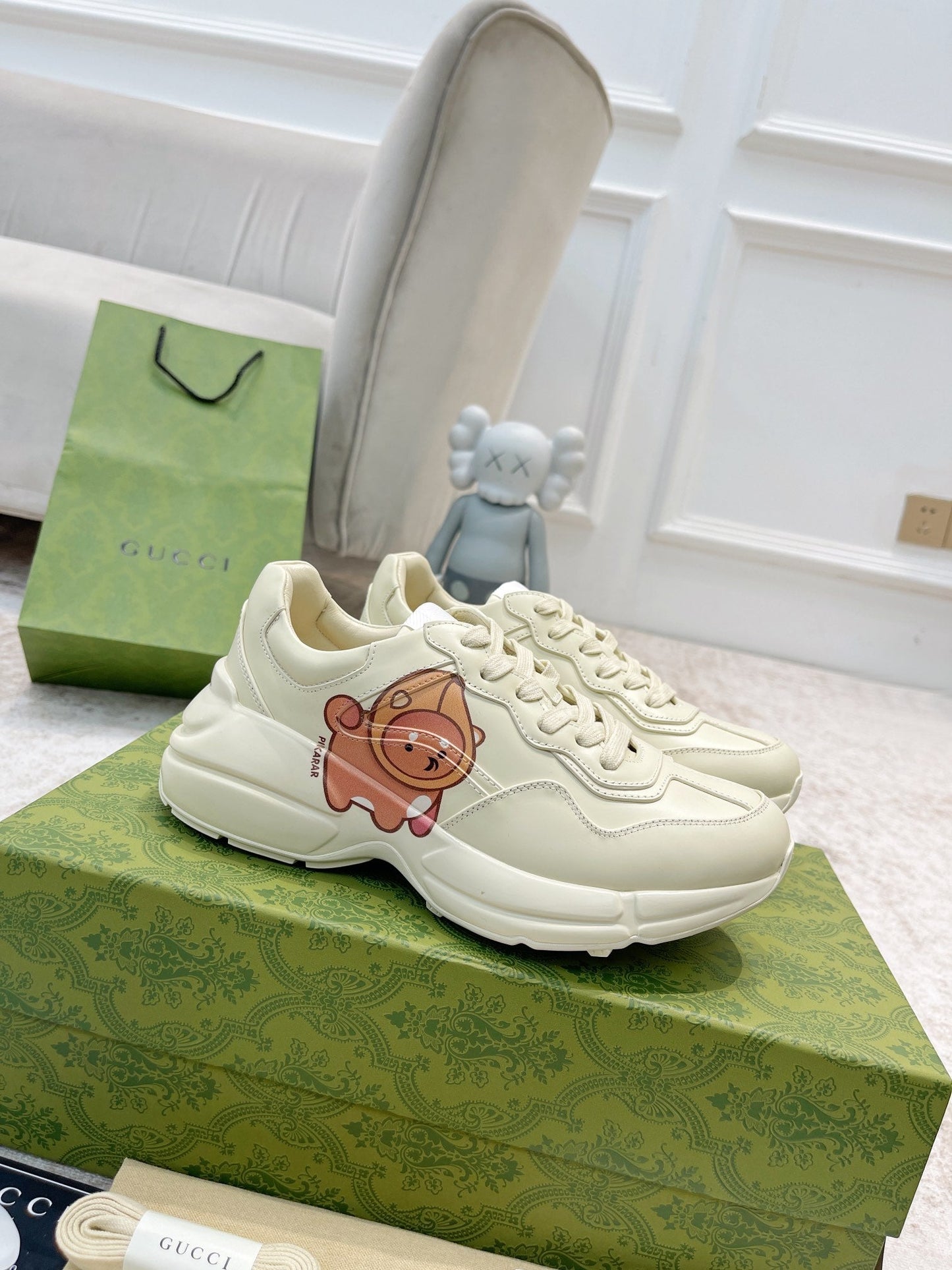 GG RHYTON TRAINER WHITE LAMBSKIN WITH AVOCADO MOTIF - 35