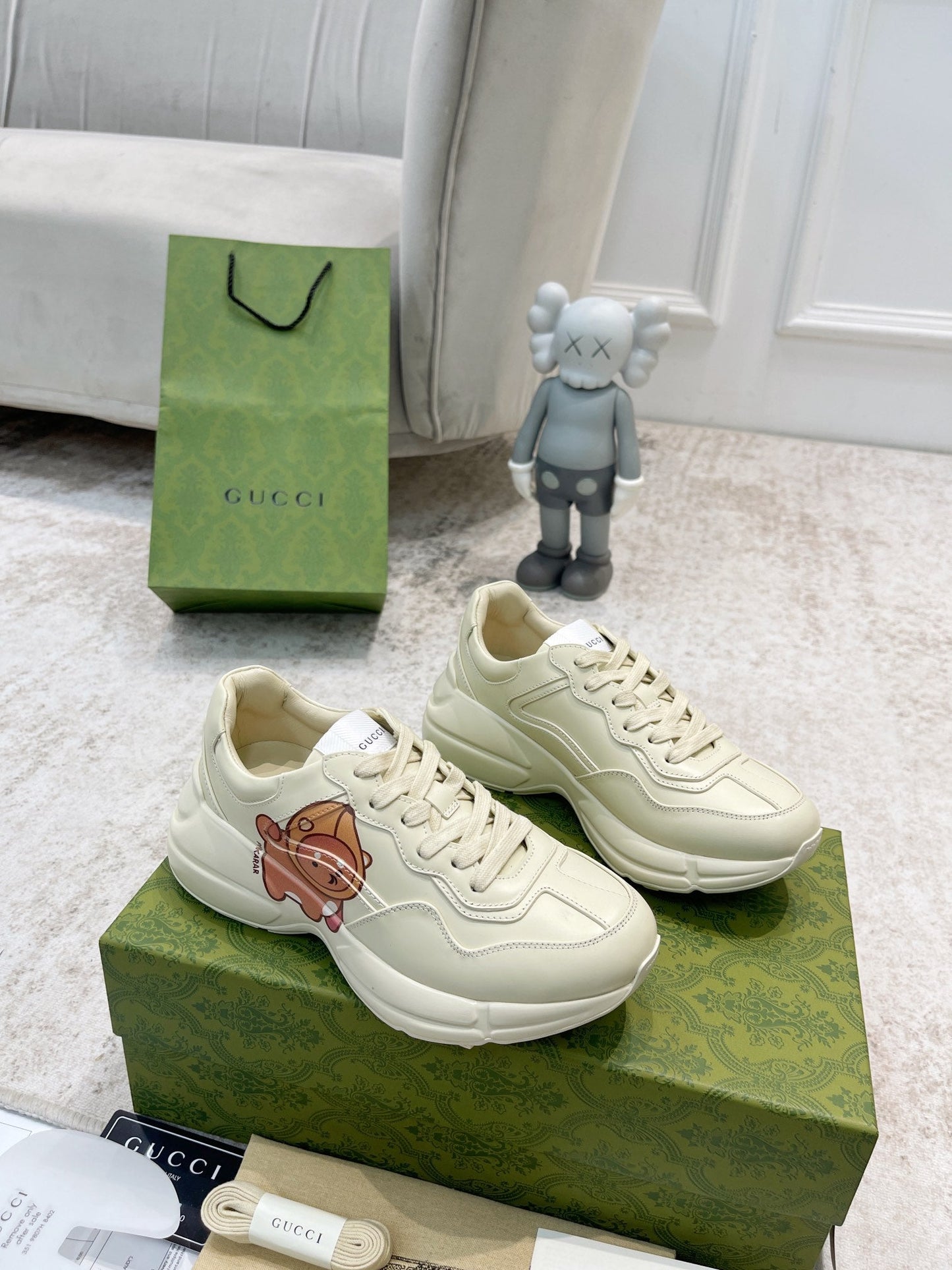 GG RHYTON TRAINER WHITE LAMBSKIN WITH AVOCADO MOTIF - 35