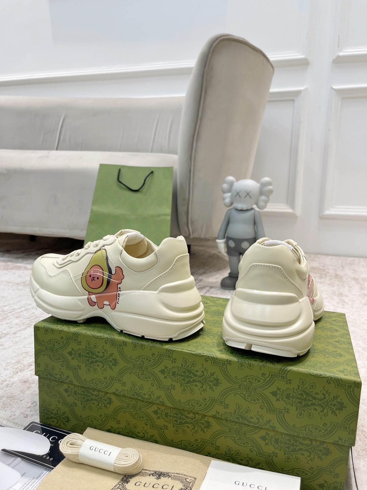 GG RHYTON TRAINER WHITE LAMBSKIN WITH AVOCADO MOTIF - 35
