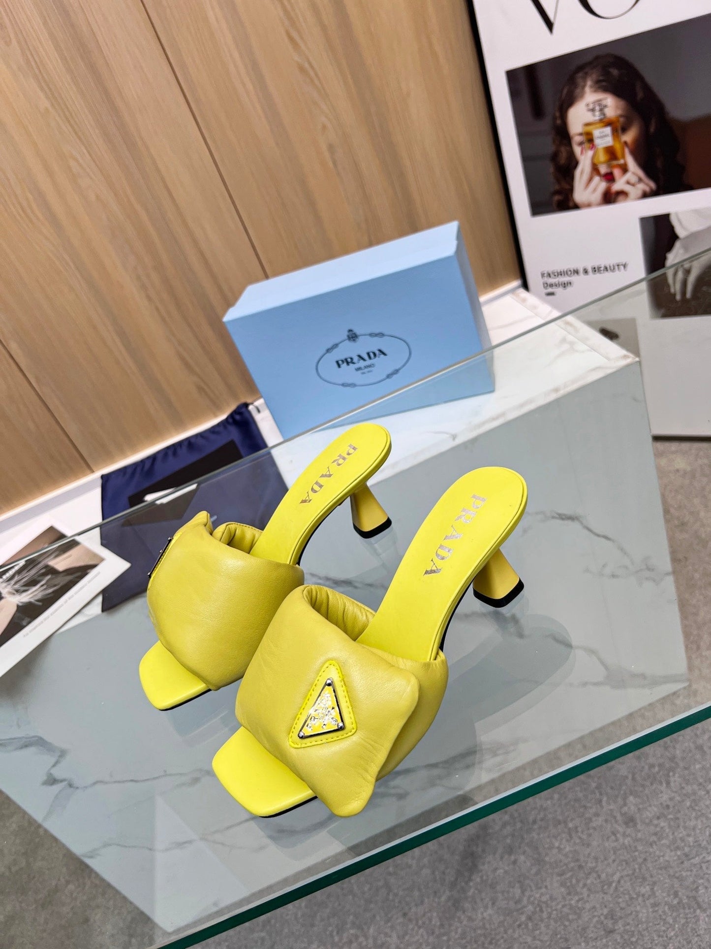 PRA SOFT PADDED NAPPA SANDALS 60 LEMON LAMBSKIN - 35