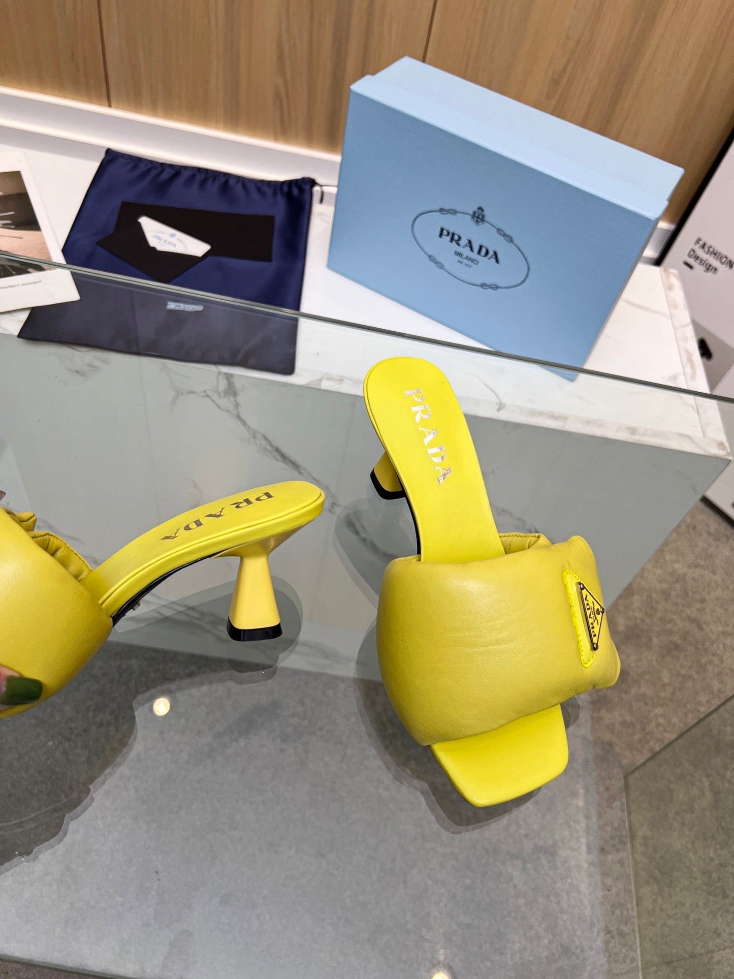 PRA SOFT PADDED NAPPA SANDALS 60 LEMON LAMBSKIN - 35