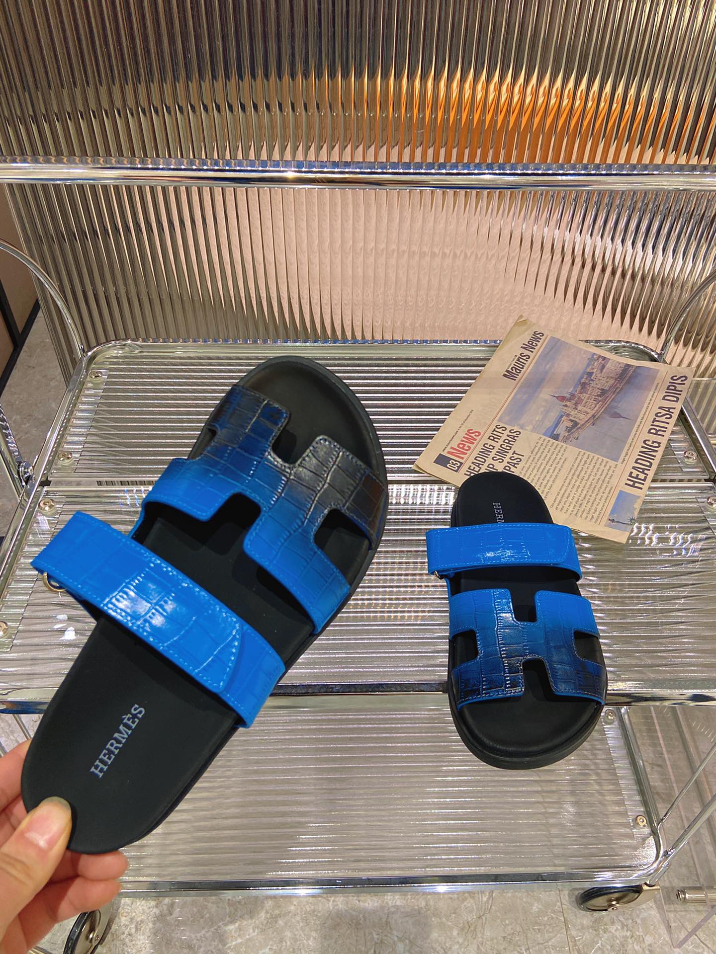 CHYPRE SANDAL OMBRE BLACK COBALT CALFSKIN - 34