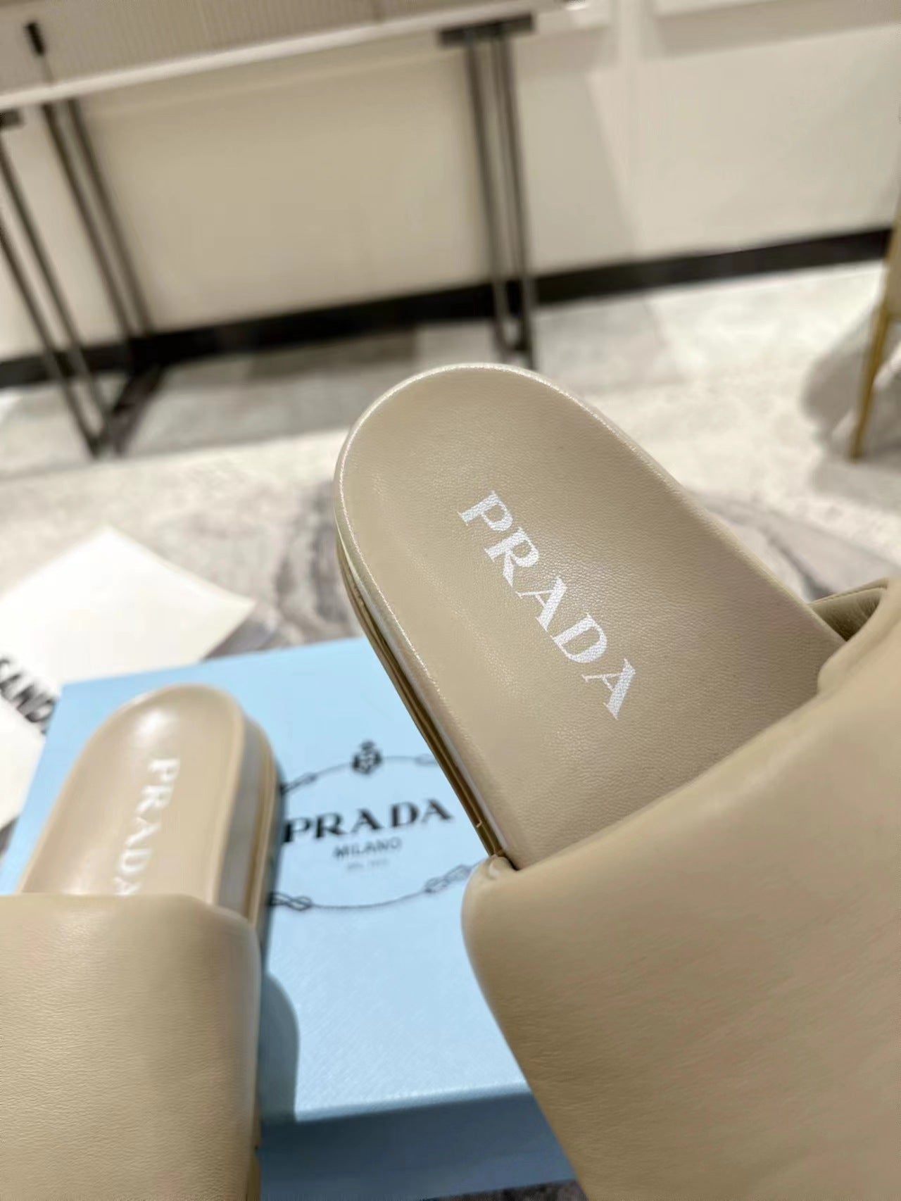 PRA SHEARLING SLIDES CREAMY WHITE LAMBSKIN - 35