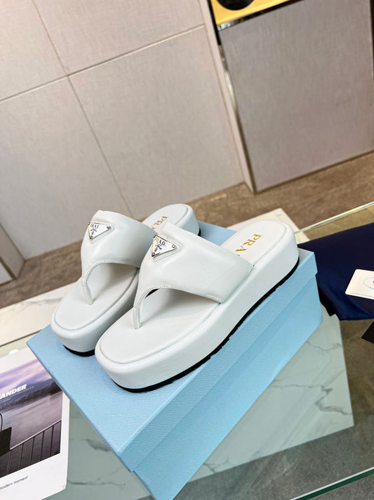 ШКІРЯНІ САНДАЛІЇ-В’ЄТНАМКИ PRA SOFT PADDED NAPPA НА ТАНКЕТЦІ БІЛІ ОВЧИНА - 35