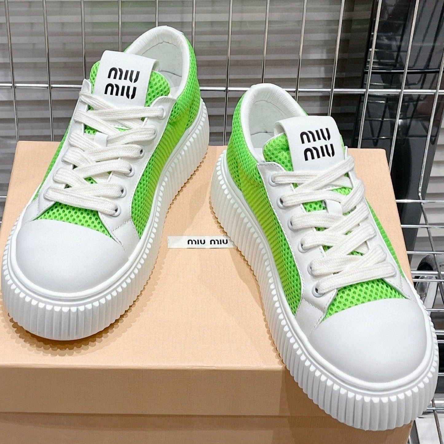 SNEAKERS THICK-SOLED SHAMROCK COLOR MESH COWHIDE - 35