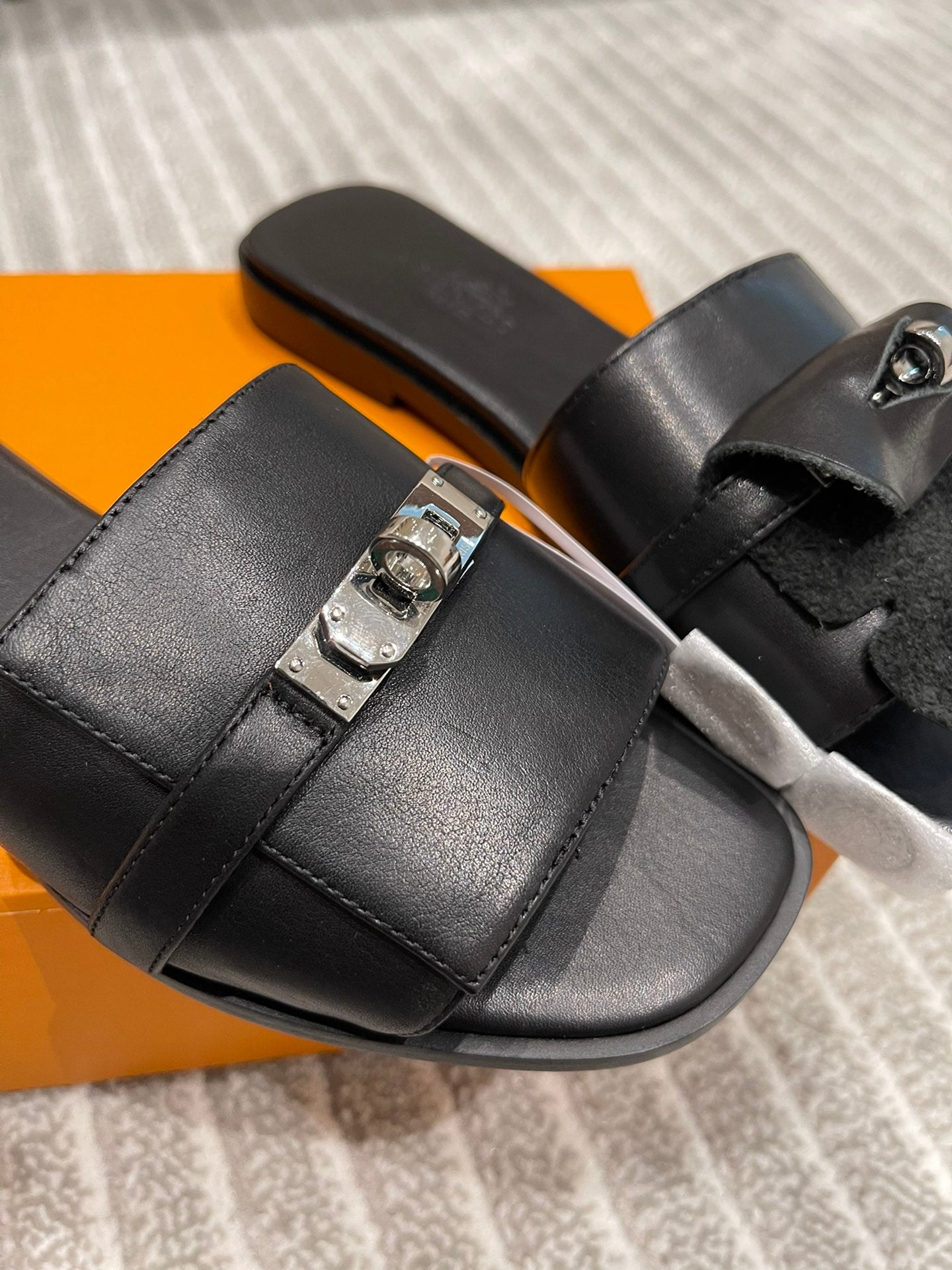 GABRIEL SANDAL BLACK CALFSKIN - 35