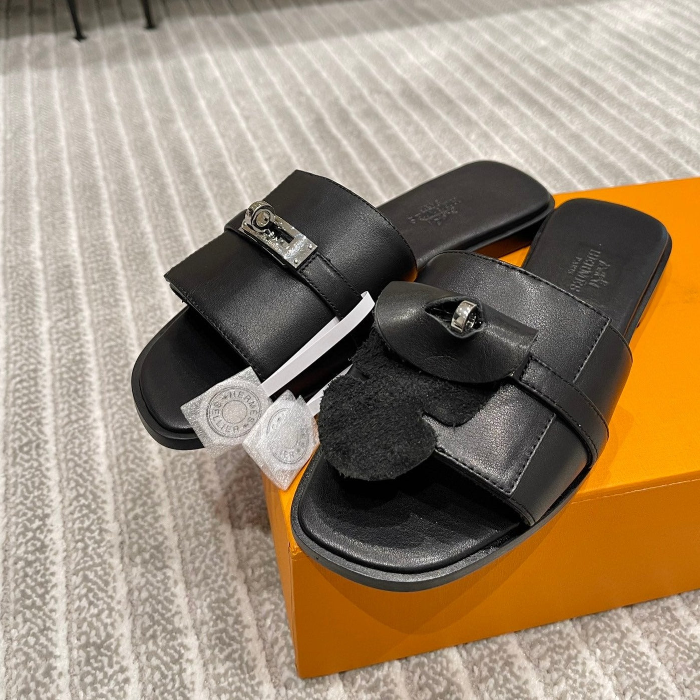 GABRIEL SANDAL BLACK CALFSKIN - 35