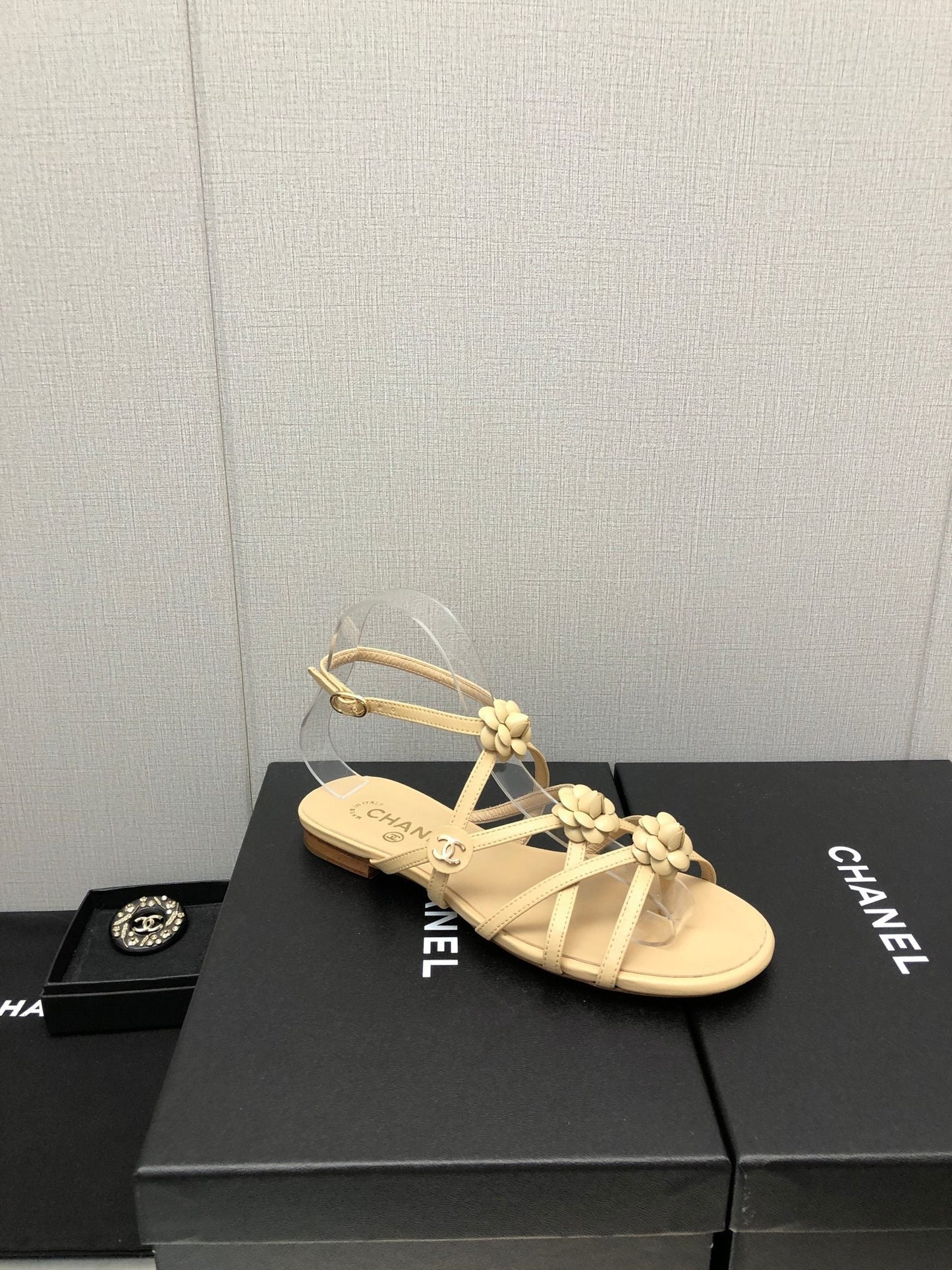 FLORAL FLAT SANDAL IN SAND YELLOW LAMBSKIN - 35
