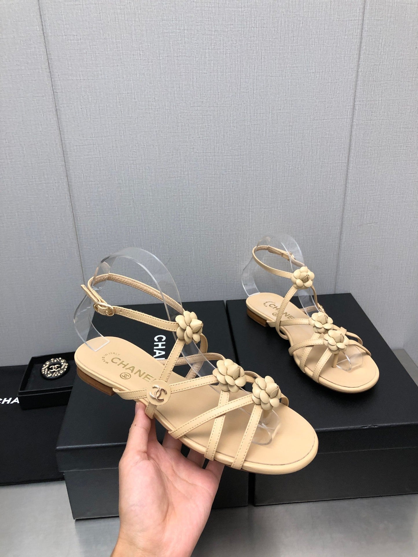 FLORAL FLAT SANDAL IN SAND YELLOW LAMBSKIN - 35