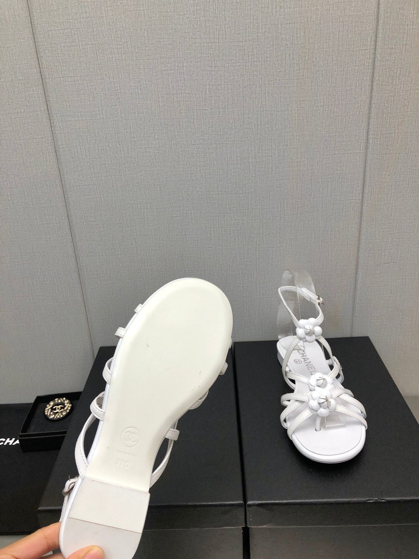 FLORAL FLAT SANDAL IN WHITE LAMBSKIN - 35