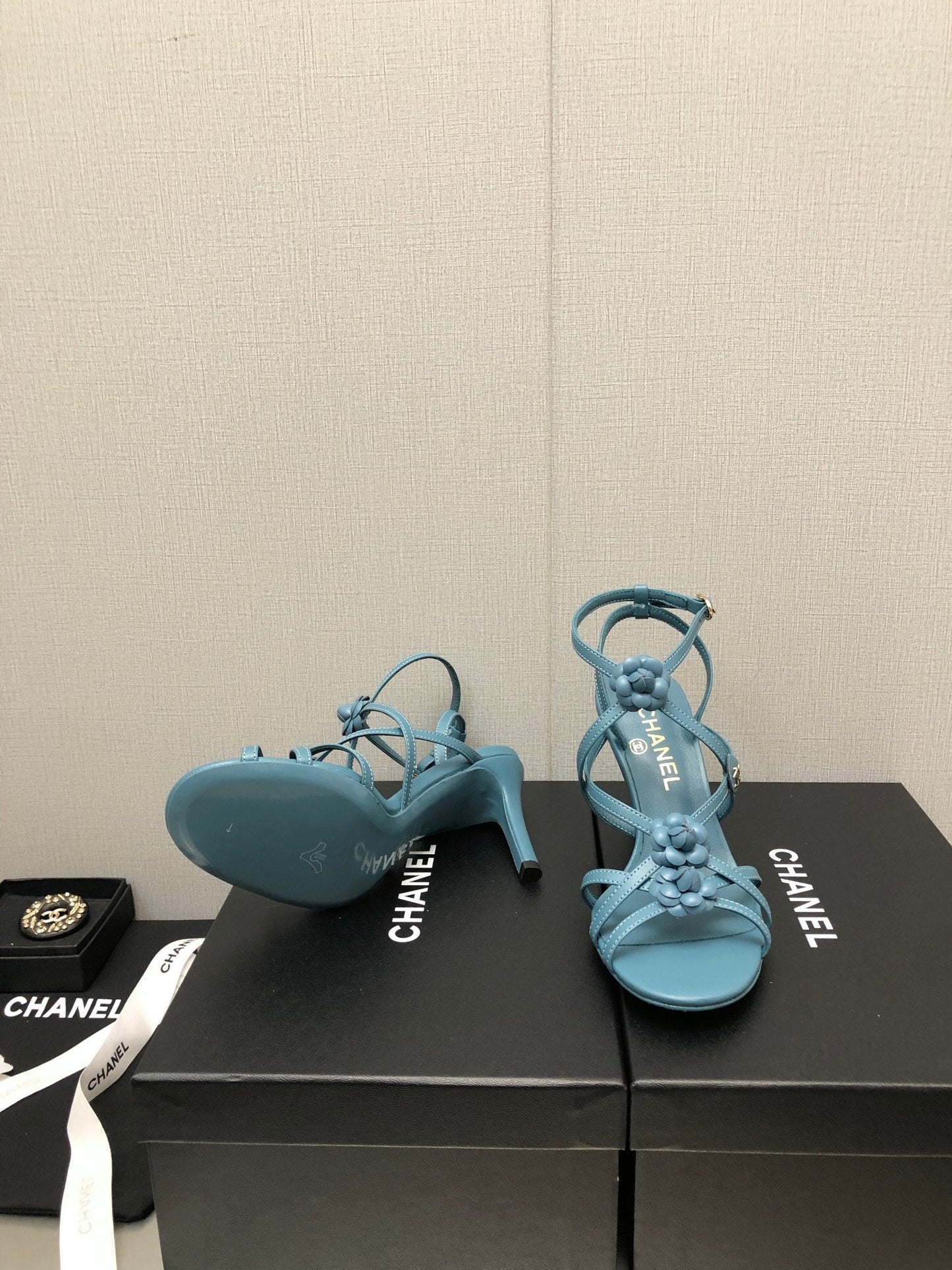 FLORAL HIGH HEEL SANDAL IN SAPPHIRE BLUE LAMBSKIN - 35