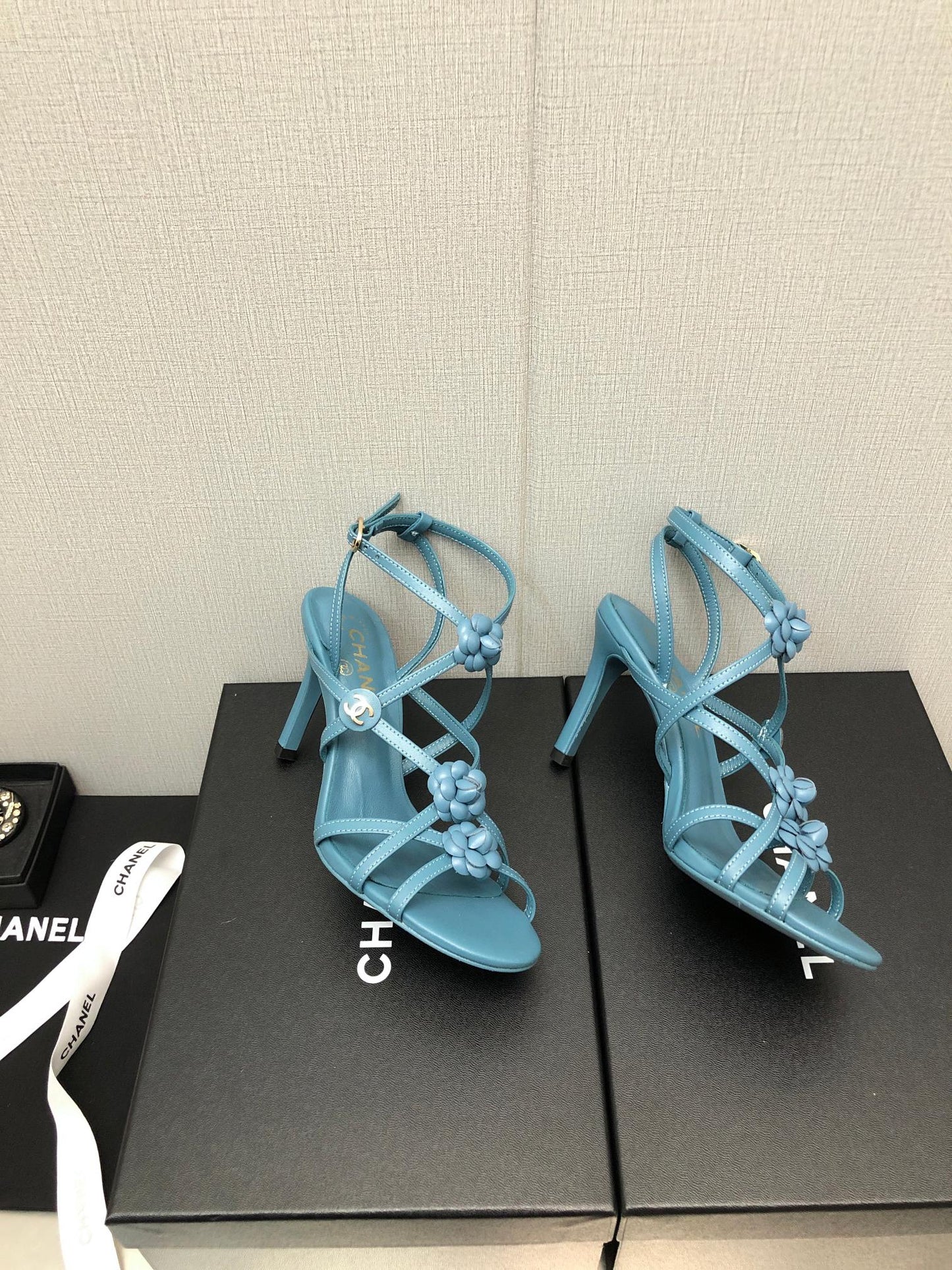 FLORAL HIGH HEEL SANDAL IN SAPPHIRE BLUE LAMBSKIN - 35
