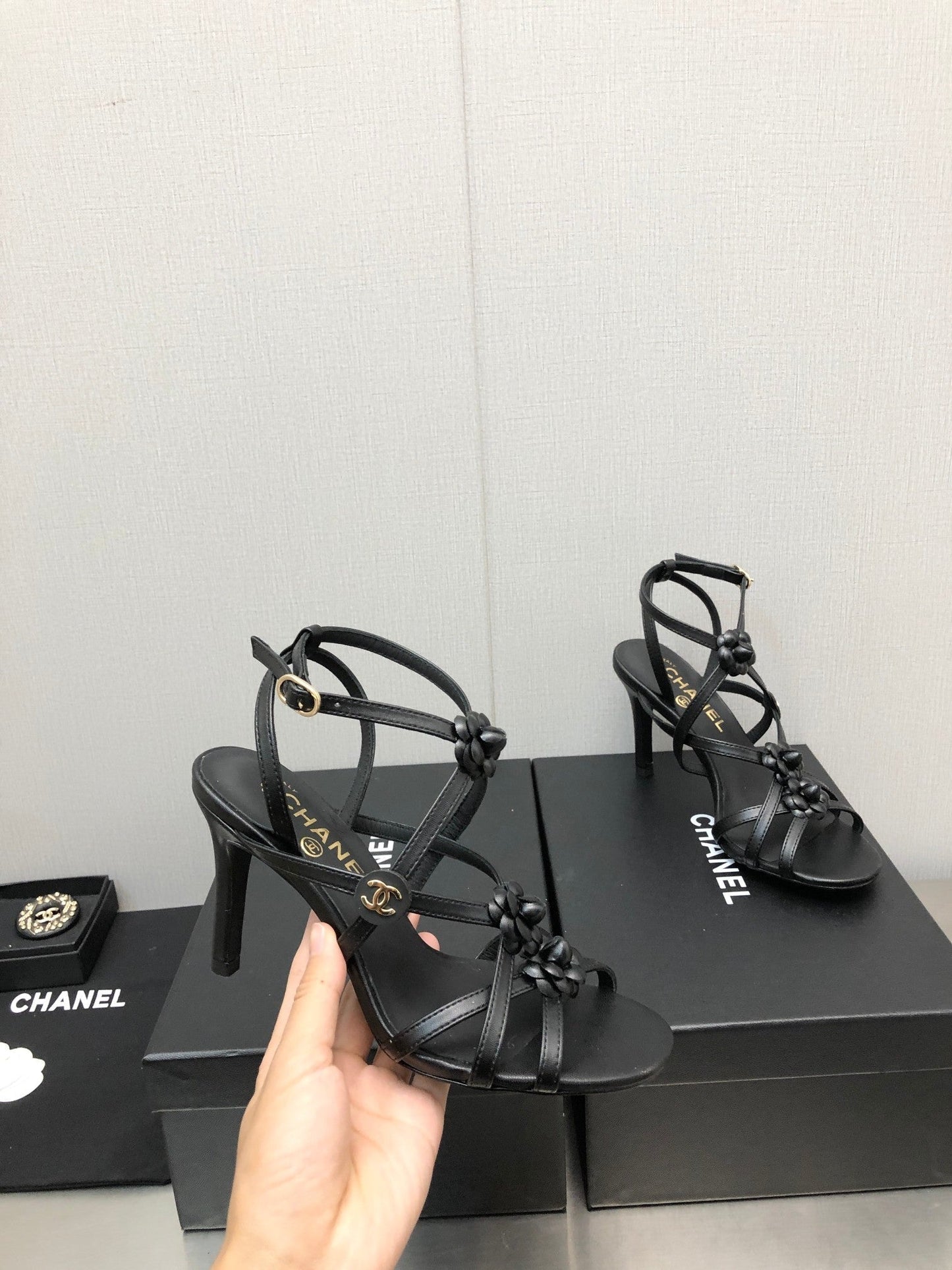 FLORAL HIGH HEEL SANDAL IN BLACK LAMBSKIN - 35