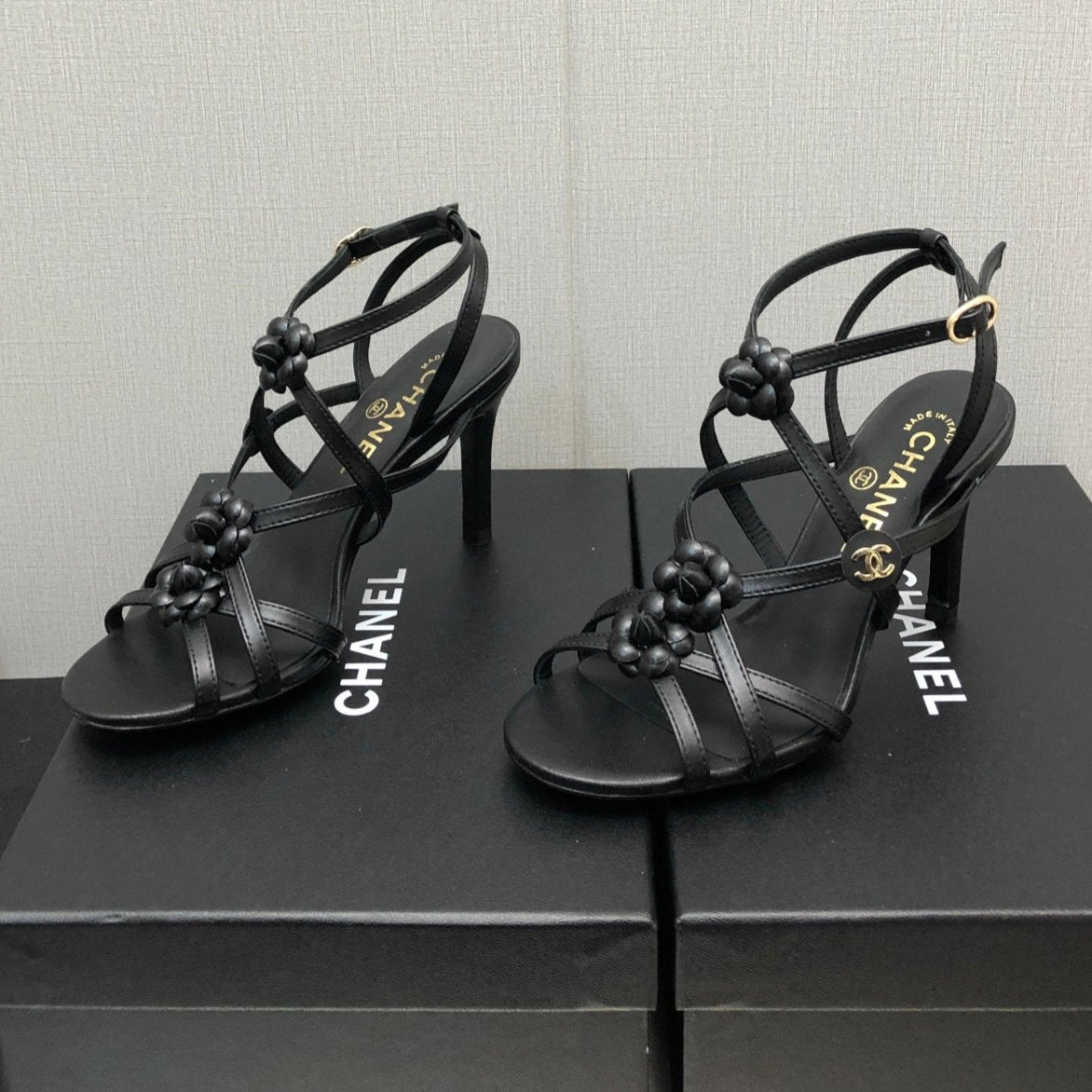 FLORAL HIGH HEEL SANDAL IN BLACK LAMBSKIN - 35