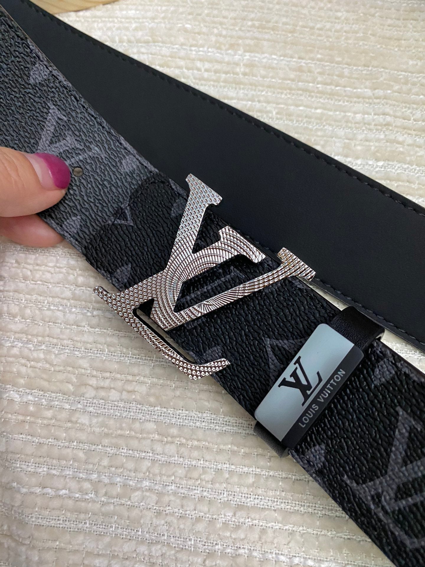 LV 25S BELT 38 MM IN BLACK CALFSKIN PRINT PATTERNS 593287 - 26-28