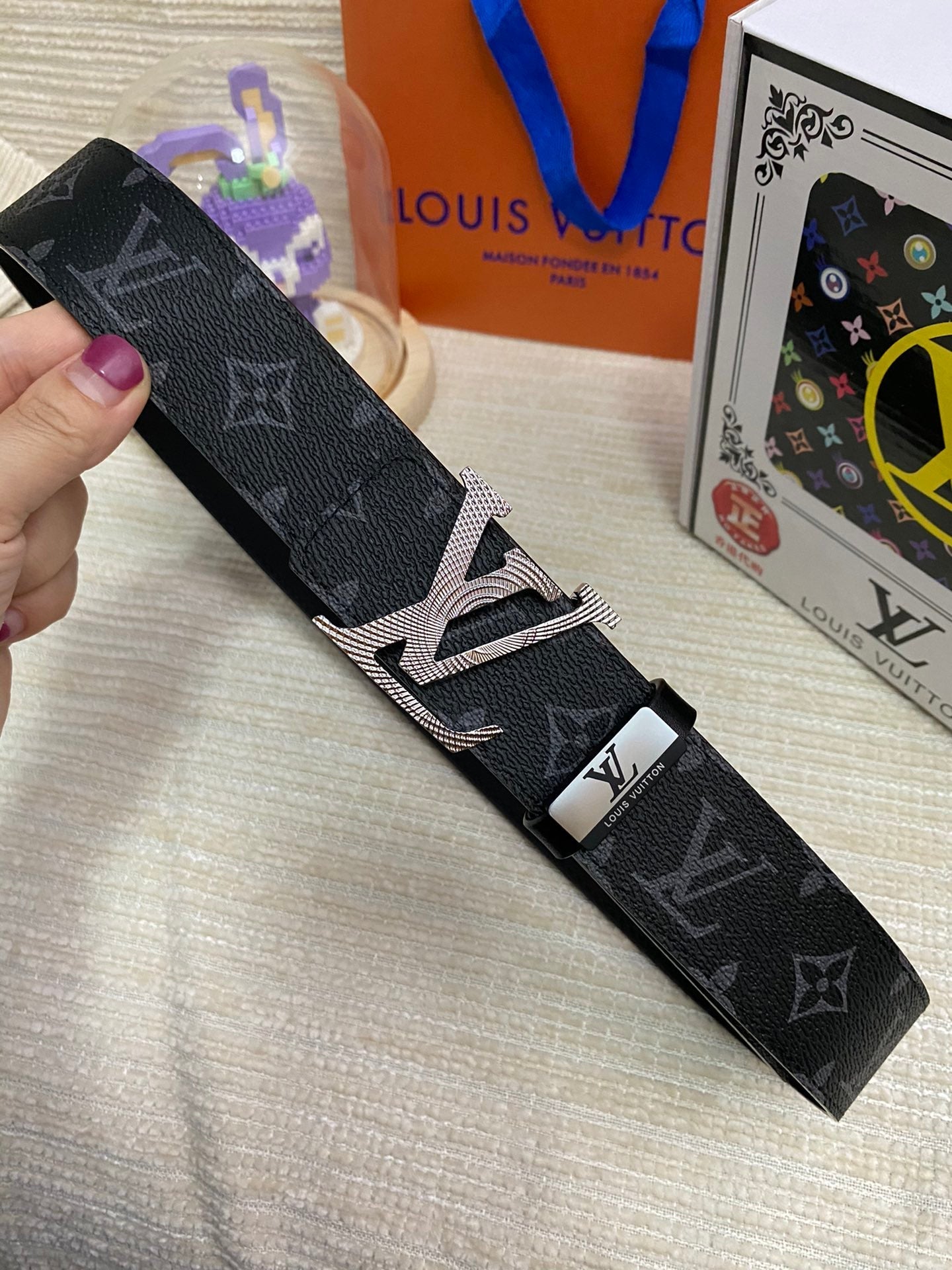 LV 25S BELT 38 MM IN BLACK CALFSKIN PRINT PATTERNS 593287 - 26-28