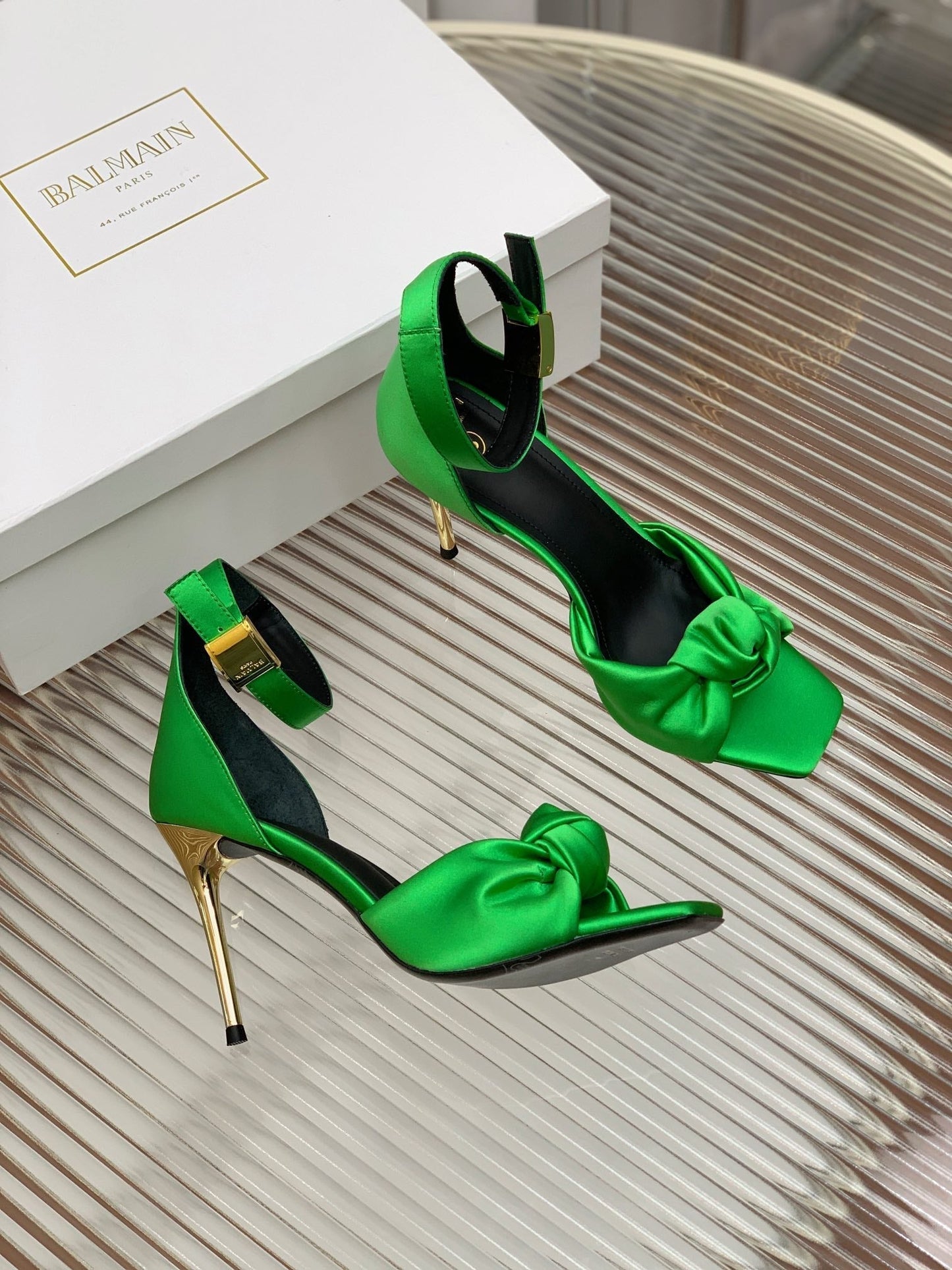 BALMAIN 25S KNOTTED HIGH HEELS 95MM IN KELLY GREEN SATIN - 35