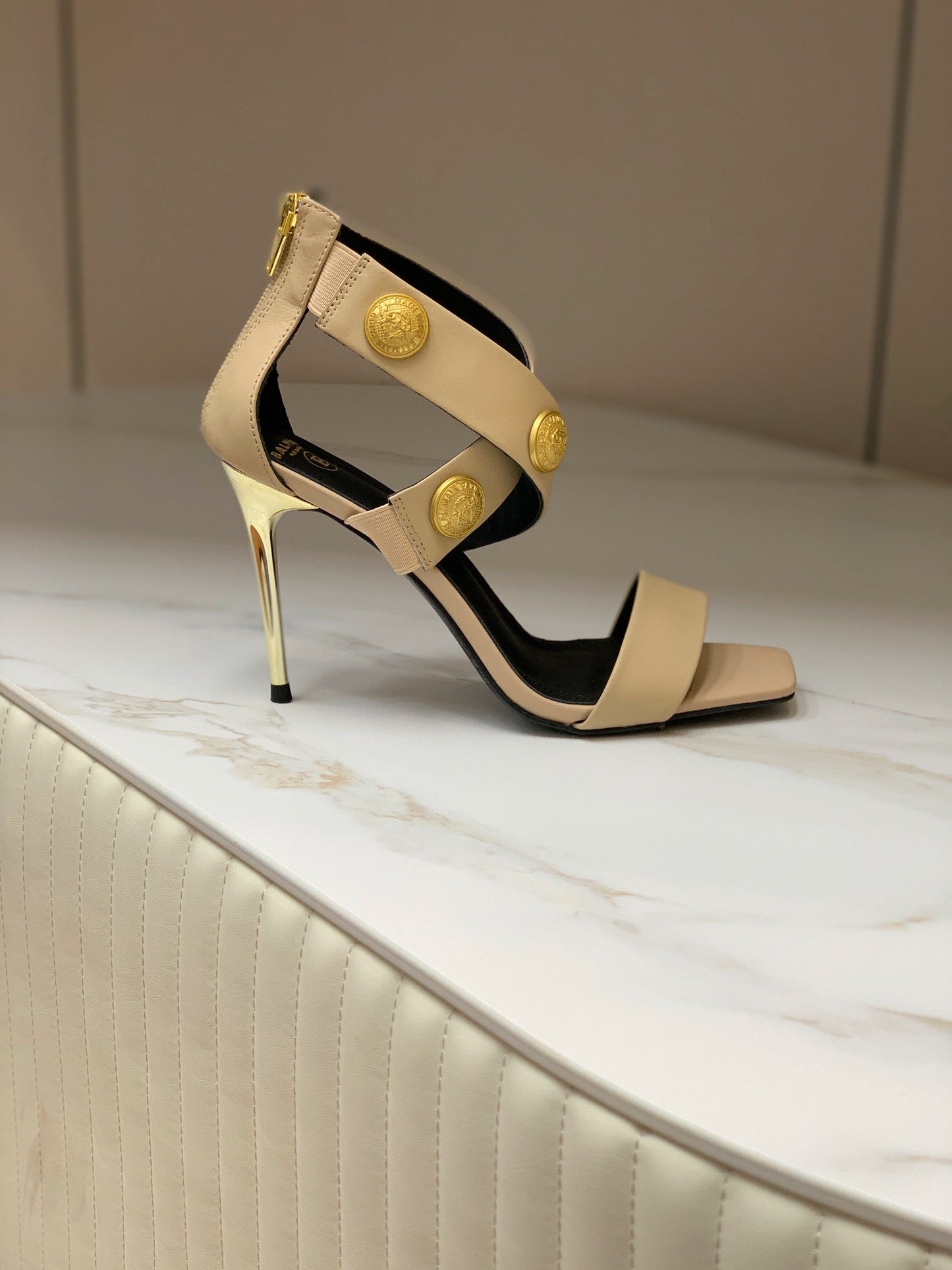 BALMAIN 25S CROSSOVER STRAP HIGH HEELS 95MM IN LIGHT BROWN CALFSKIN - 35