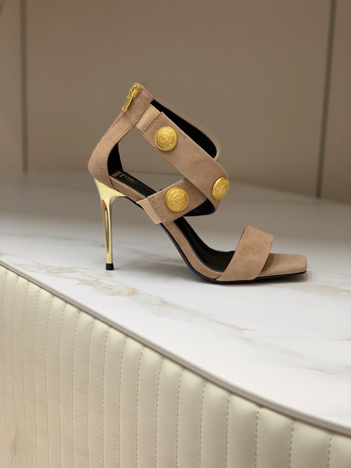 BALMAIN 25S CROSSOVER STRAP HIGH HEELS 95MM IN LIGHT BROWN SUEDE - 35