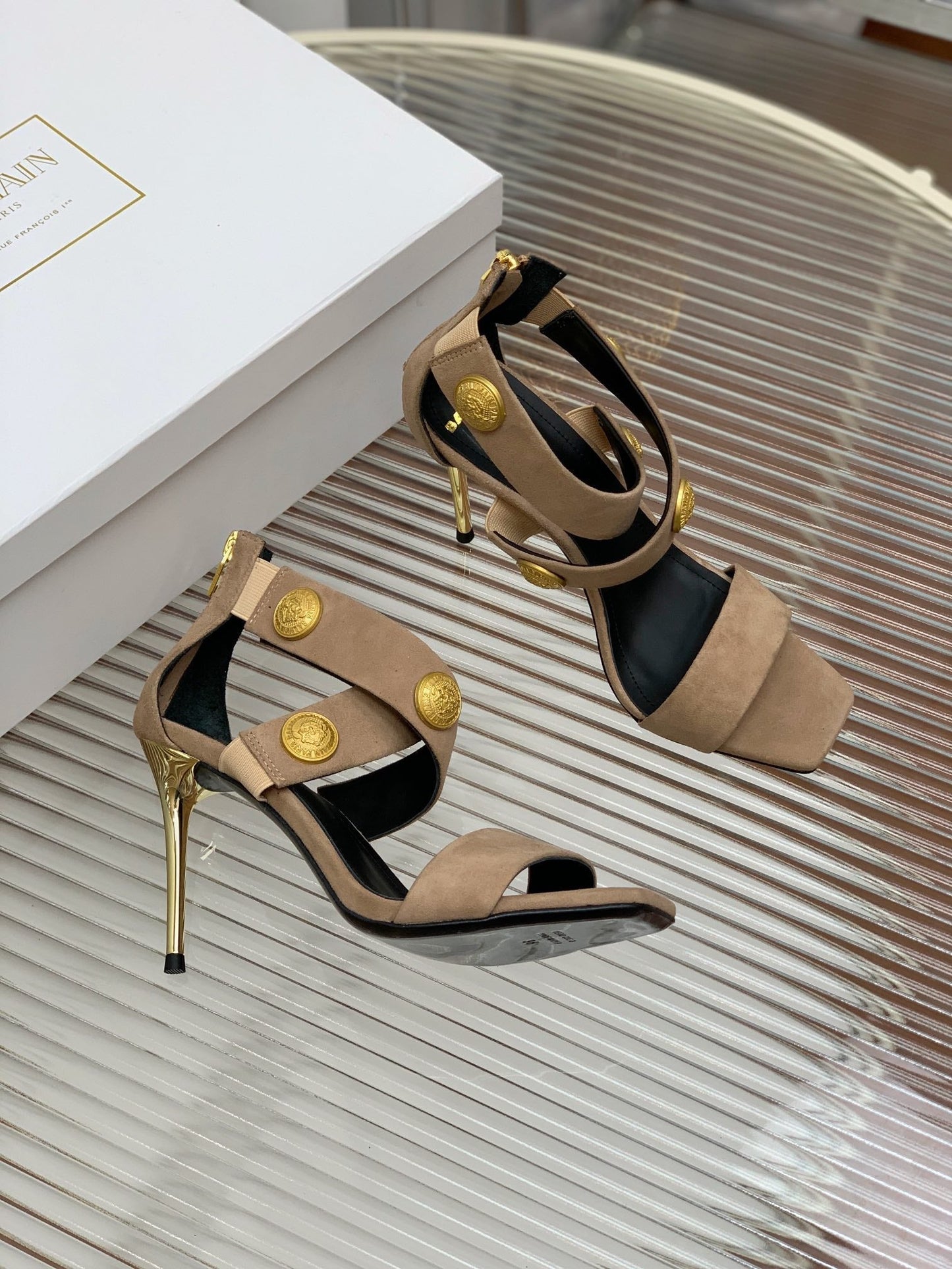 BALMAIN 25S CROSSOVER STRAP HIGH HEELS 95MM IN LIGHT BROWN SUEDE - 35