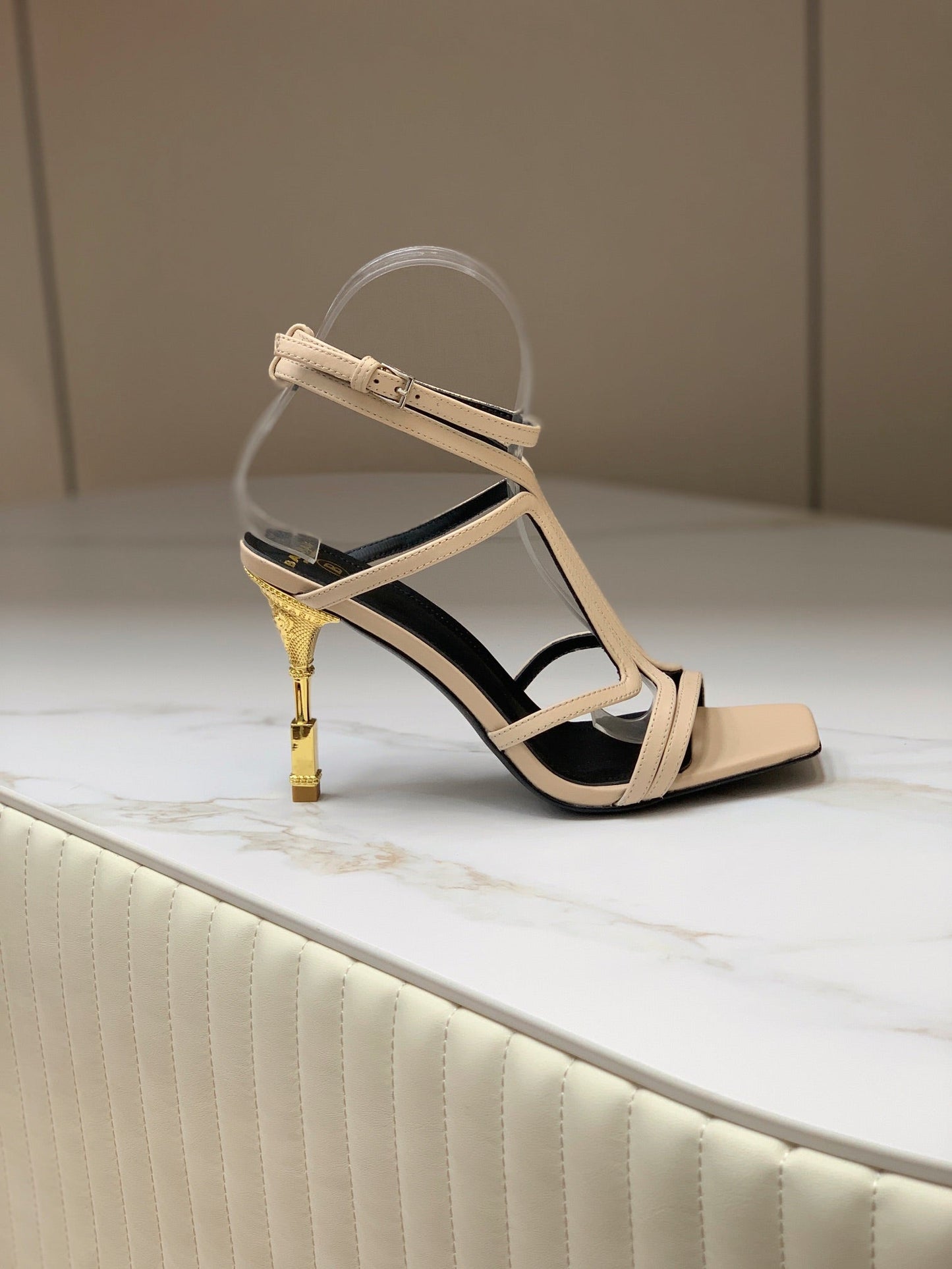 BALMAIN 25S MONETA SANDAL 95MM IN WARM BEIGE CALFSKIN - 35