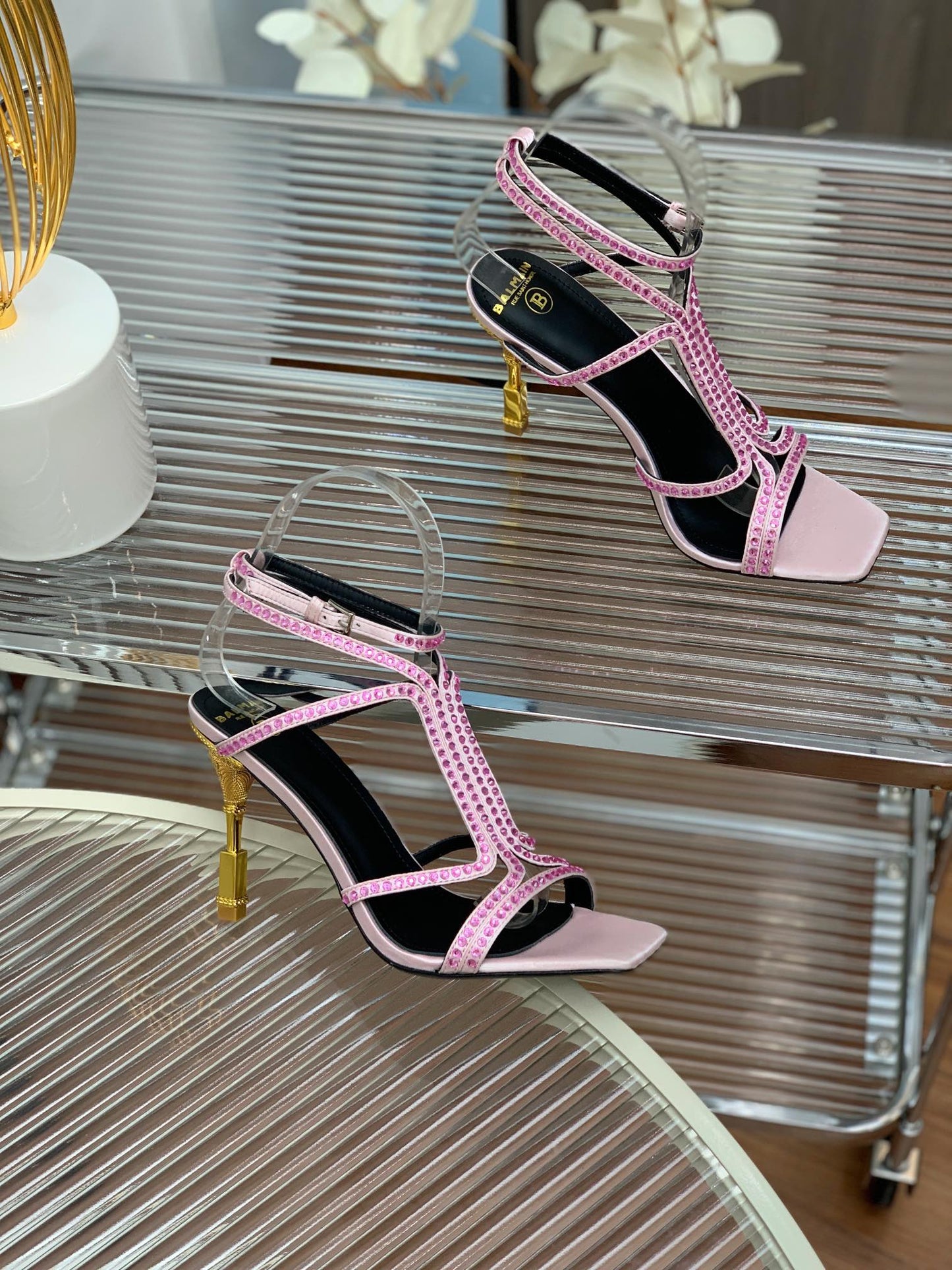 BALMAIN 25S MONETA SANDAL 95MM IN LAVENDER PINK CALFSKIN WITH CRYSTAL - 35