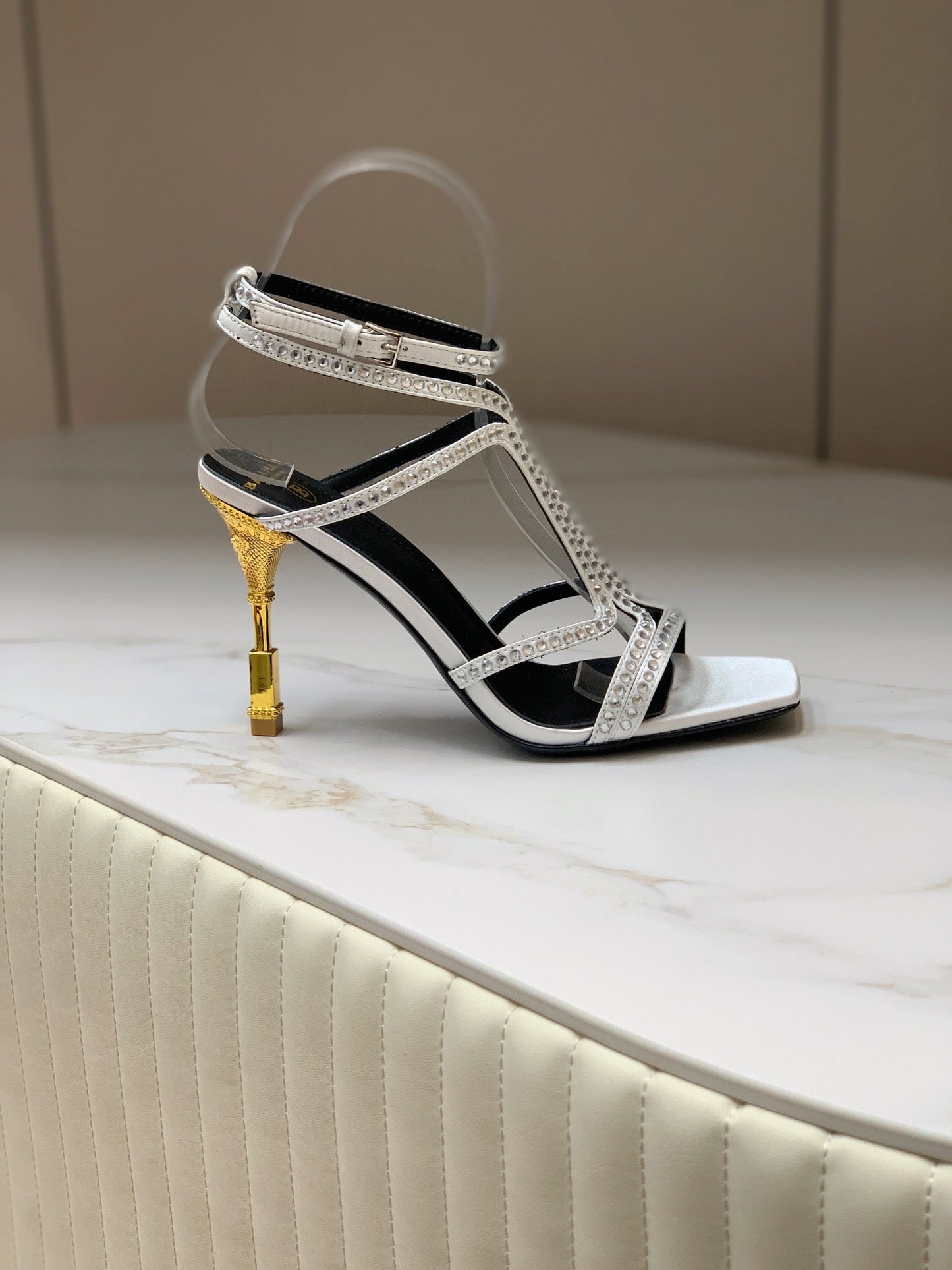 BALMAIN 25S MONETA SANDAL 95MM IN SILVER CALFSKIN WITH CRYSTAL - 35