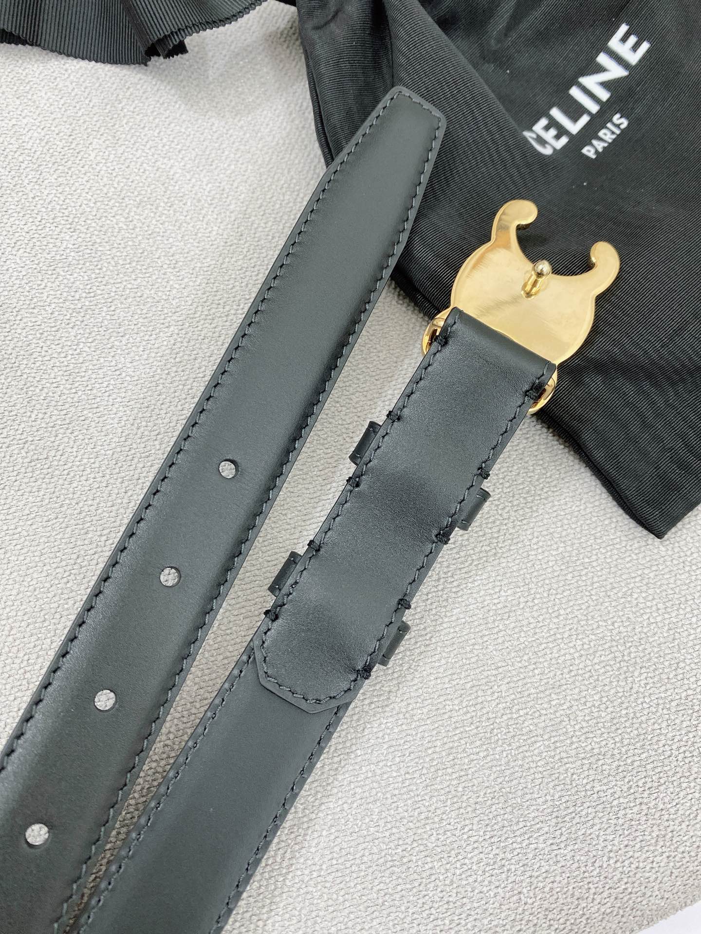 CELINE 25S TRIOMPHE BELT 25MM IN BLACK CALFSKIN GLOD HARDWARE 580679 - 26 - 28