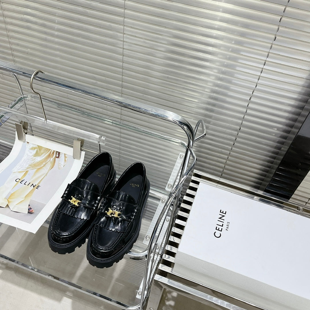 MARGARET CHUNKY LOAFER WITH FRINGES AND TRIOMPHE CHAIN IN POLISHED BULL GLOSSY BLACK - 35
