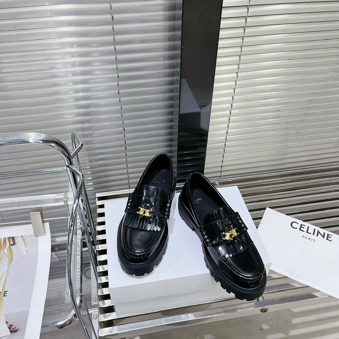 MARGARET CHUNKY LOAFER WITH FRINGES AND TRIOMPHE CHAIN IN POLISHED BULL GLOSSY BLACK - 35