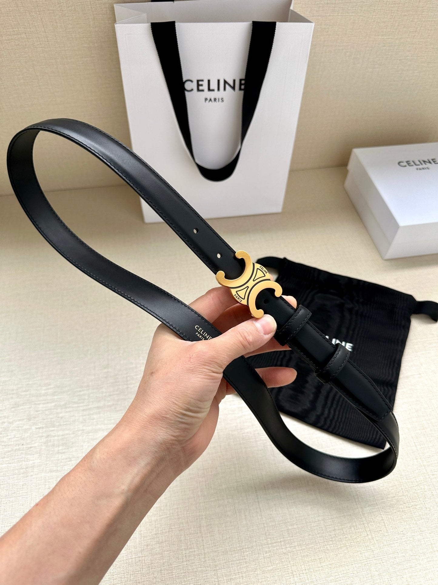 Medium Triomphe Belt 25mm Black Calfskin Gold Finishing - 30