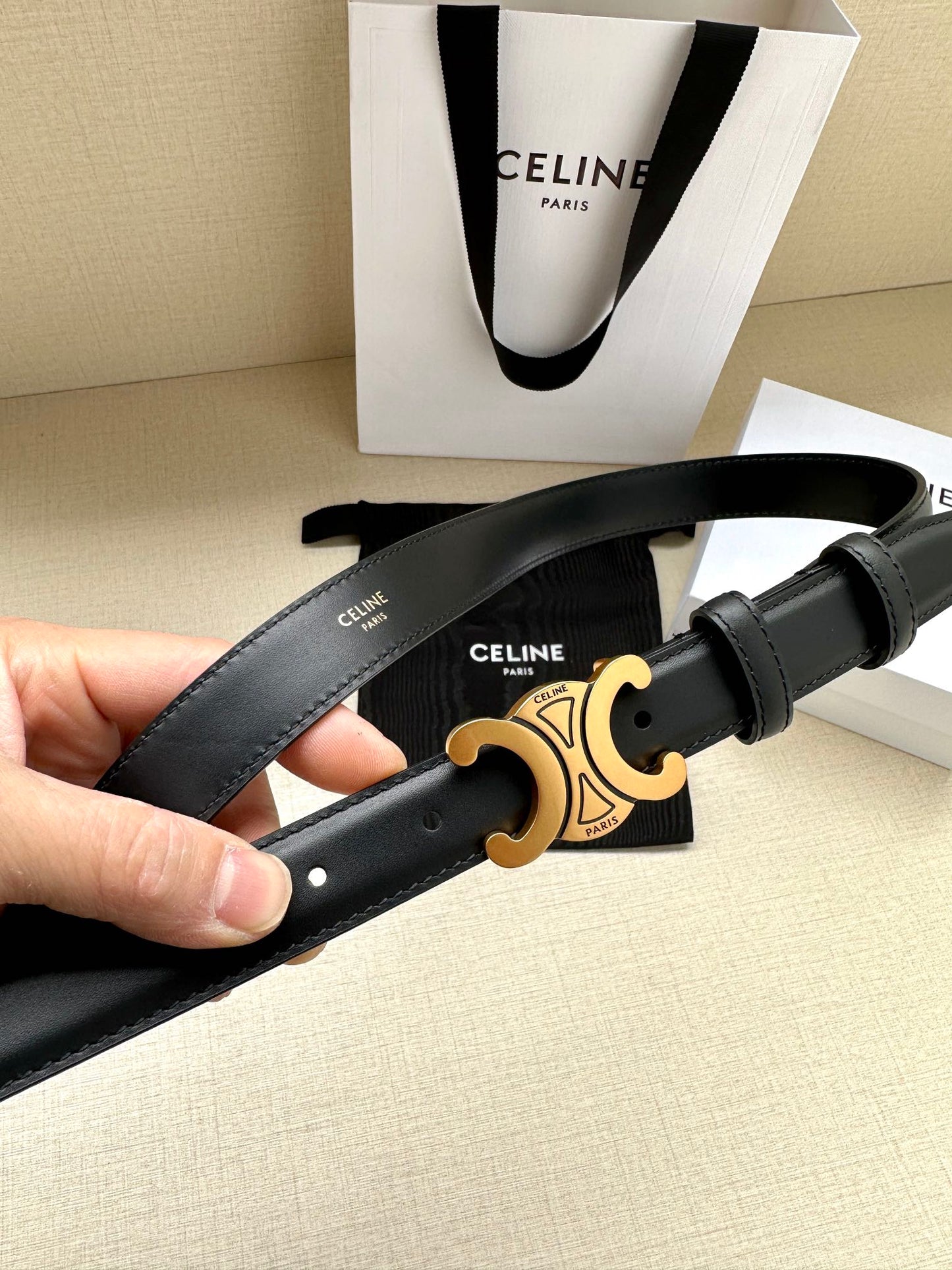Medium Triomphe Belt 25mm Black Calfskin Gold Finishing - 30