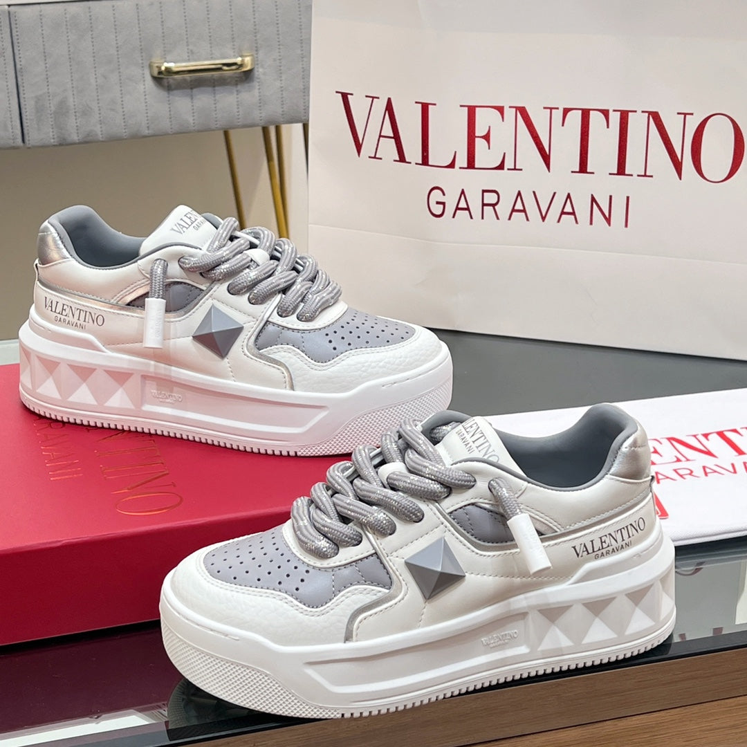VALENTINO 25S GARAVANI ONE STUD XL PLATFORM SNEAKERS IN WHITE MIX GREY LAMBSKIN STYLE 3 - 35