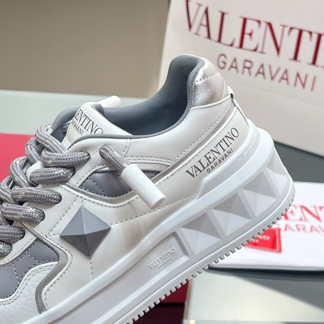 VALENTINO 25S GARAVANI ONE STUD XL PLATFORM SNEAKERS IN WHITE MIX GREY LAMBSKIN STYLE 3 - 35