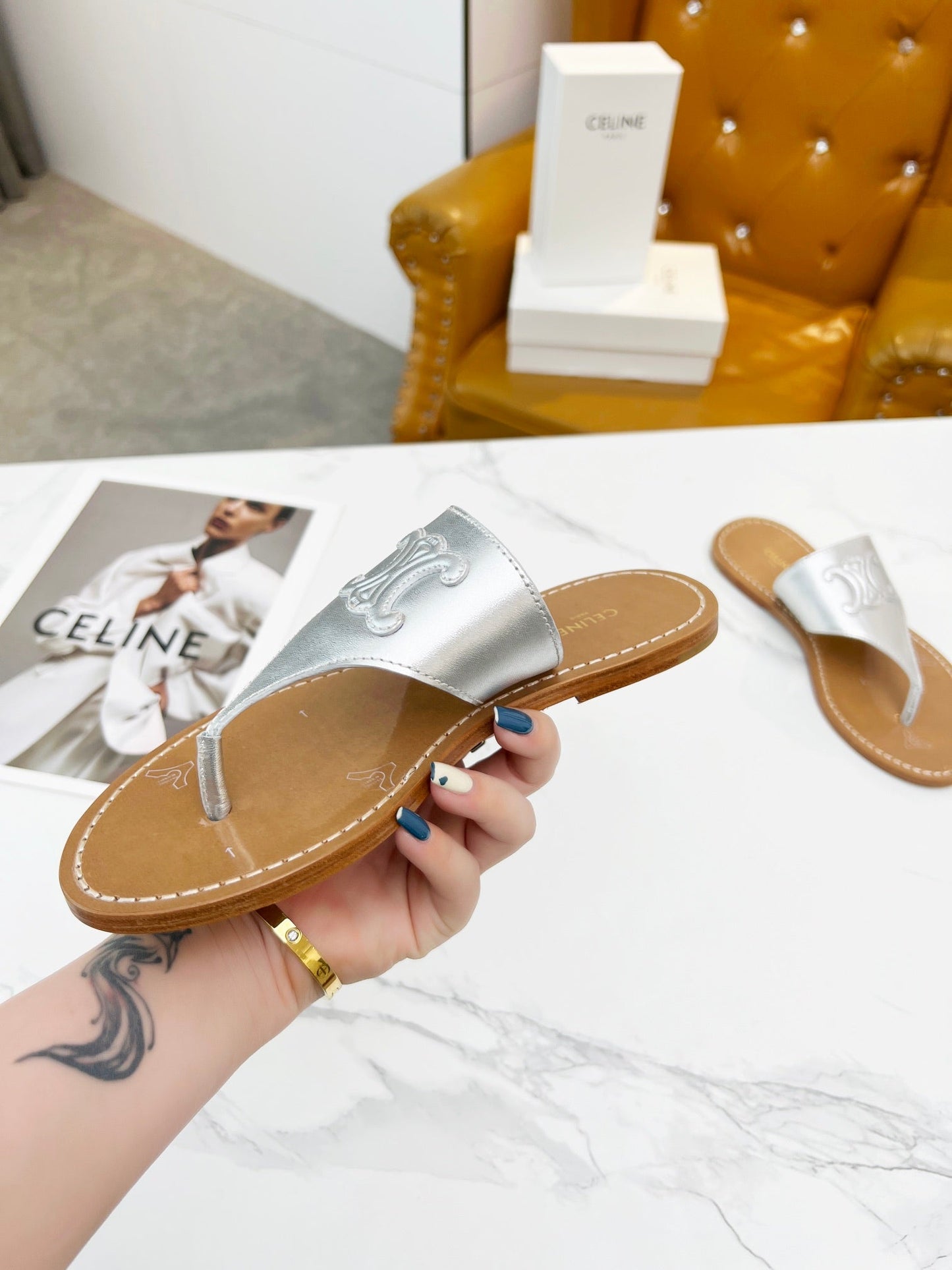 THONG MULE IN SILVER CALFSKIN - 35