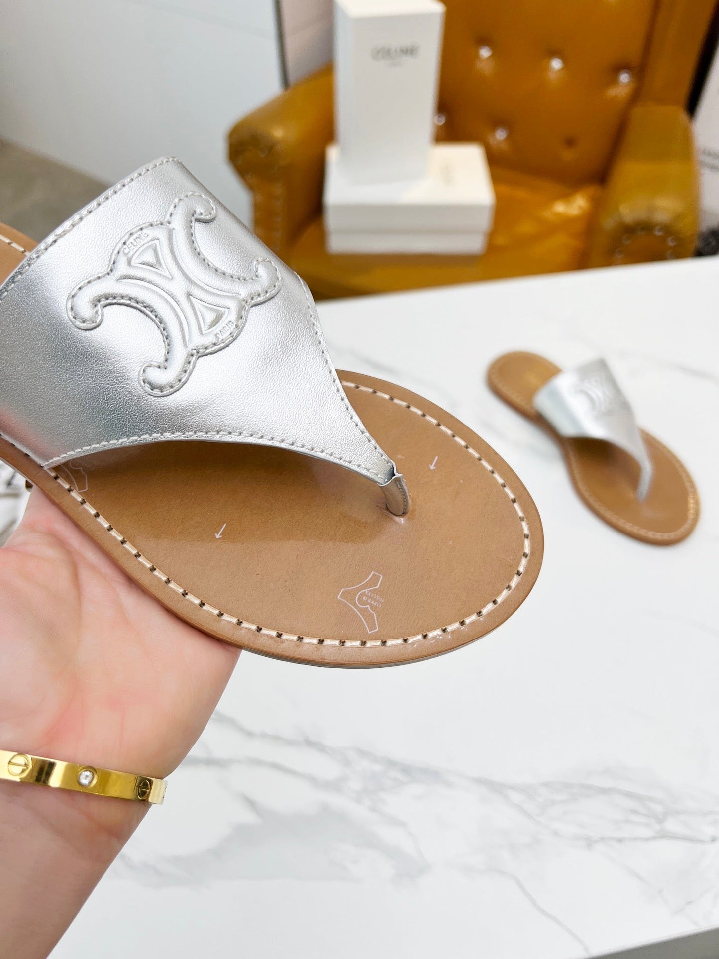 THONG MULE IN SILVER CALFSKIN - 35
