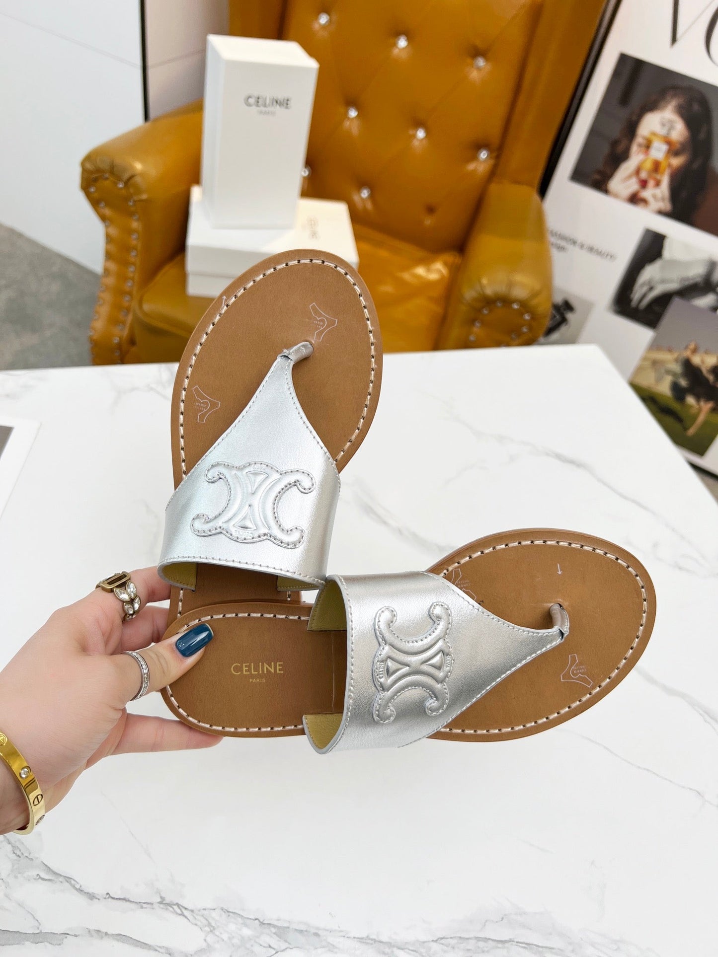 THONG MULE IN SILVER CALFSKIN - 35